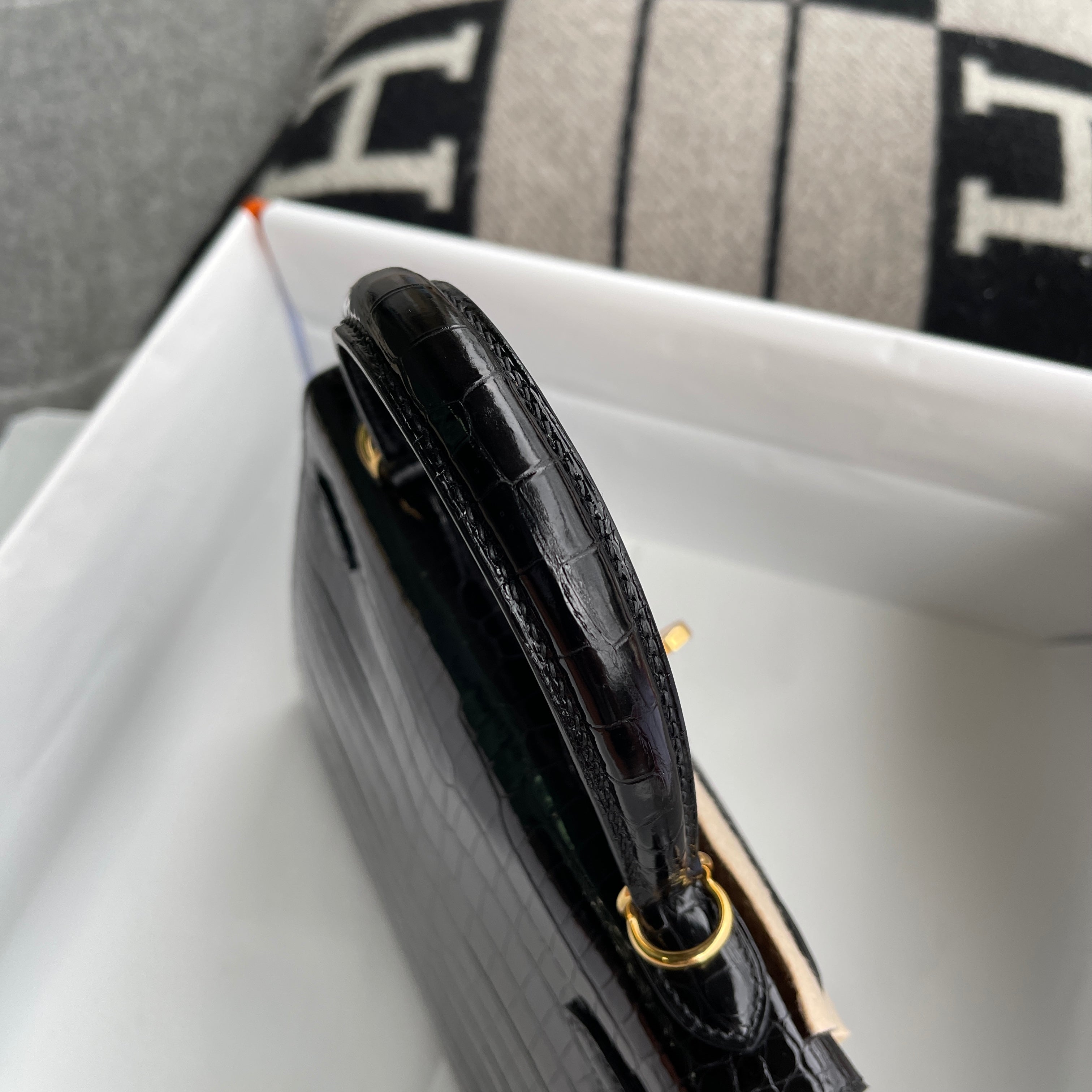 KELLY 25 SHINY (LISSE) PROSUS CROCODILE LEATHER NOIR (BLACK) WITH GOLD HARDWARE (GHW)