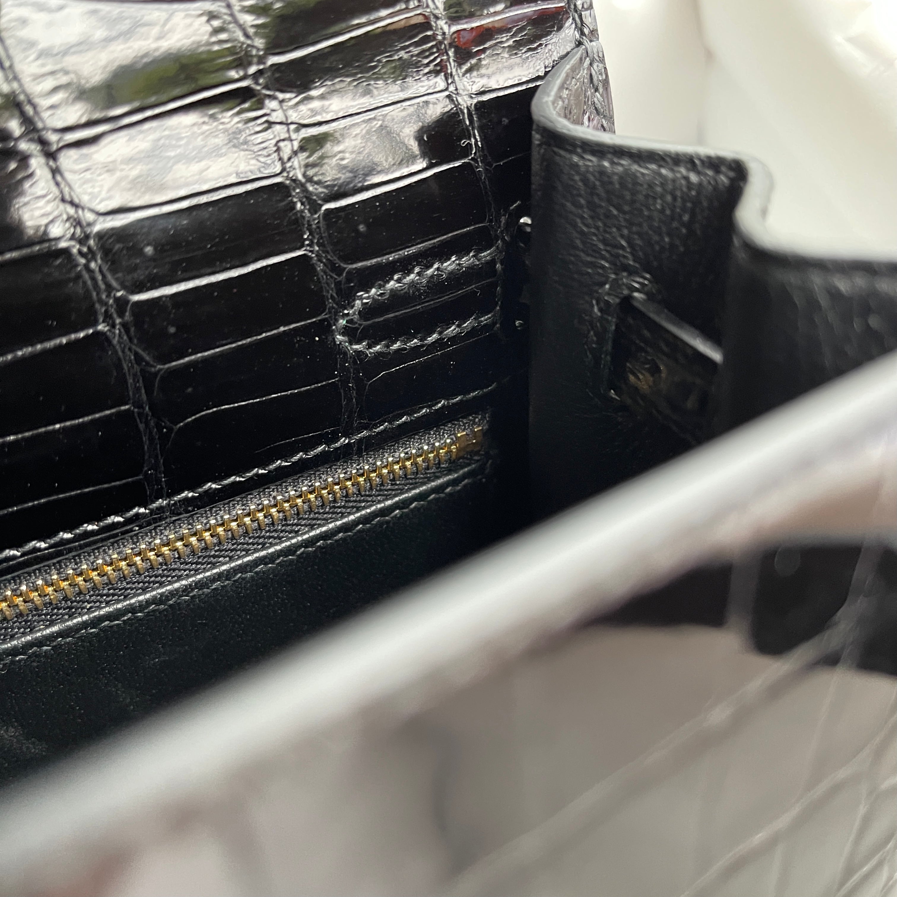 KELLY 25 SHINY (LISSE) PROSUS CROCODILE LEATHER NOIR (BLACK) WITH GOLD HARDWARE (GHW)