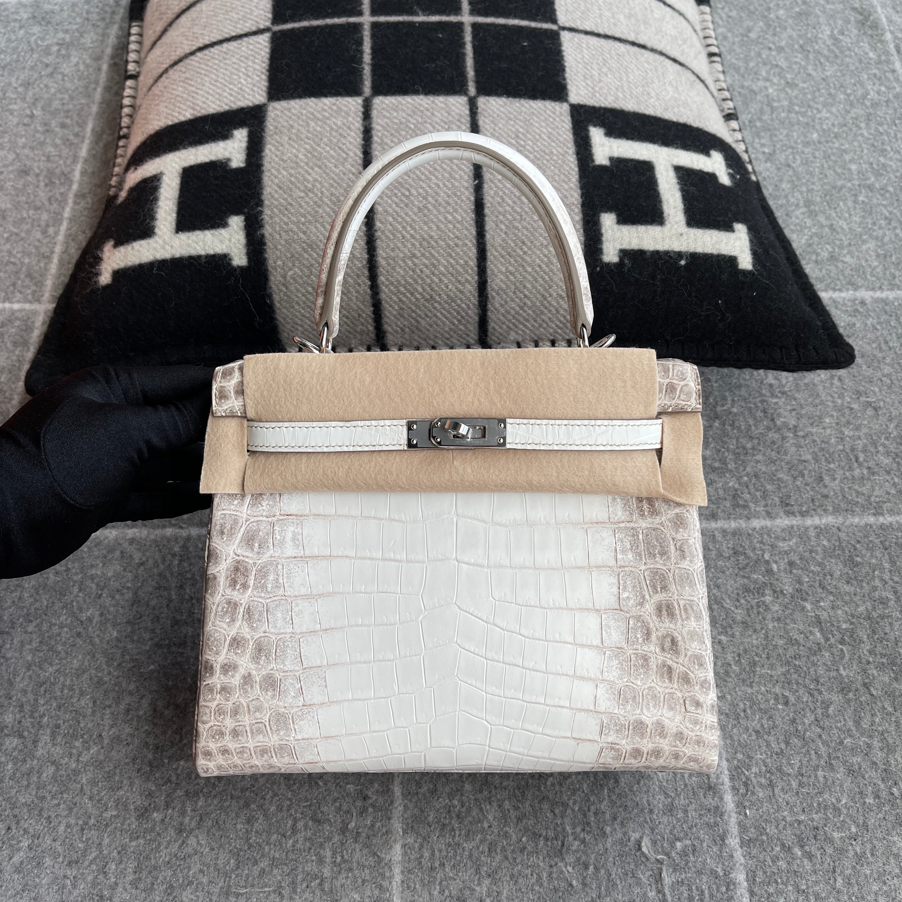 KELLY 25 NILOTICUS CROCODILE (MATTE) LEATHER HIMALAYA WITH PALLADIUM HARDWARE (PHW)