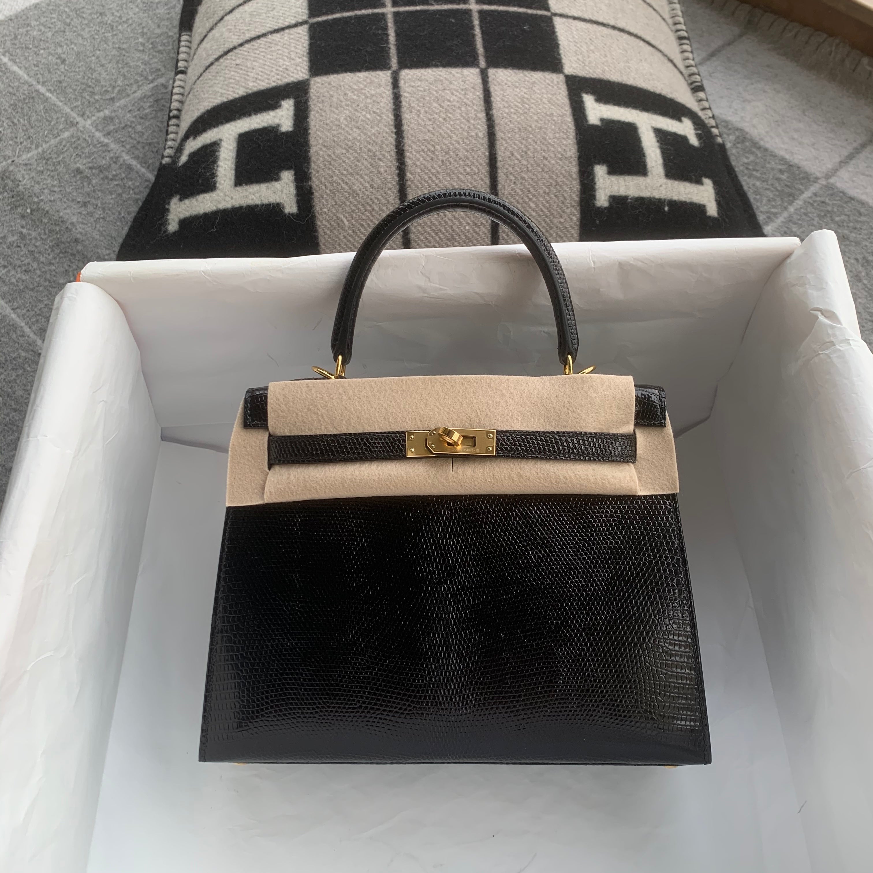 KELLY 25 LIZARD LEATHER NOIR (BLACK) WITH GOLD HARDWARE (GHW)