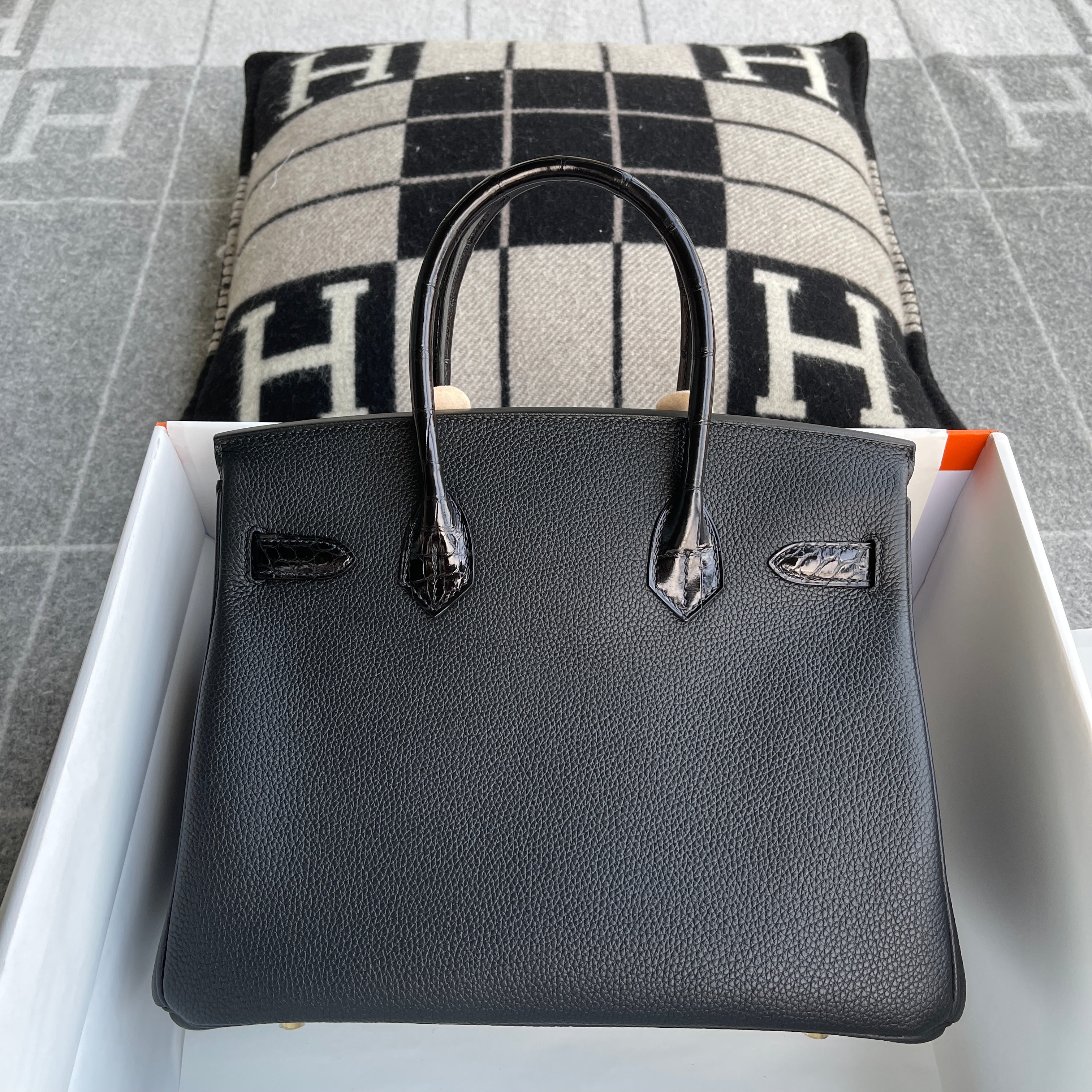 BIRKIN 30 TOUCH SHINY (LISSE) NILOTICUS CROCODILE LEATHER & TOGO LEATHER NOIR (BLACK) WITH GOLD HARDWARE (GHW)