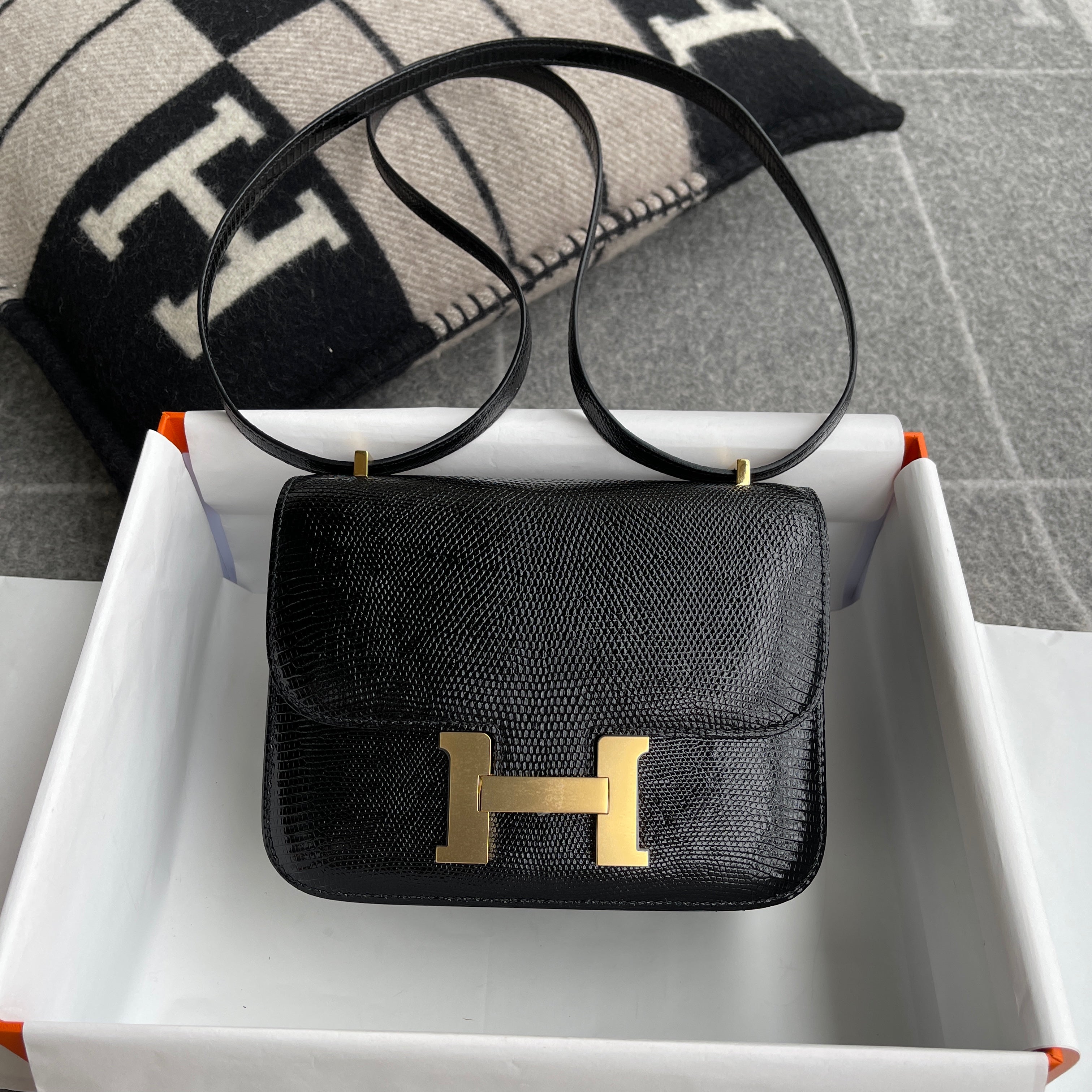 CONSTANCE 18 (MINI) LIZARD LEATHER NOIR (BLACK) WITH GOLD HARDWARE (GHW)