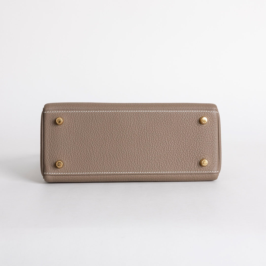 KELLY 25 TOGO LEATHER ETOUPE WITH GOLD HARDWARE (GHW)