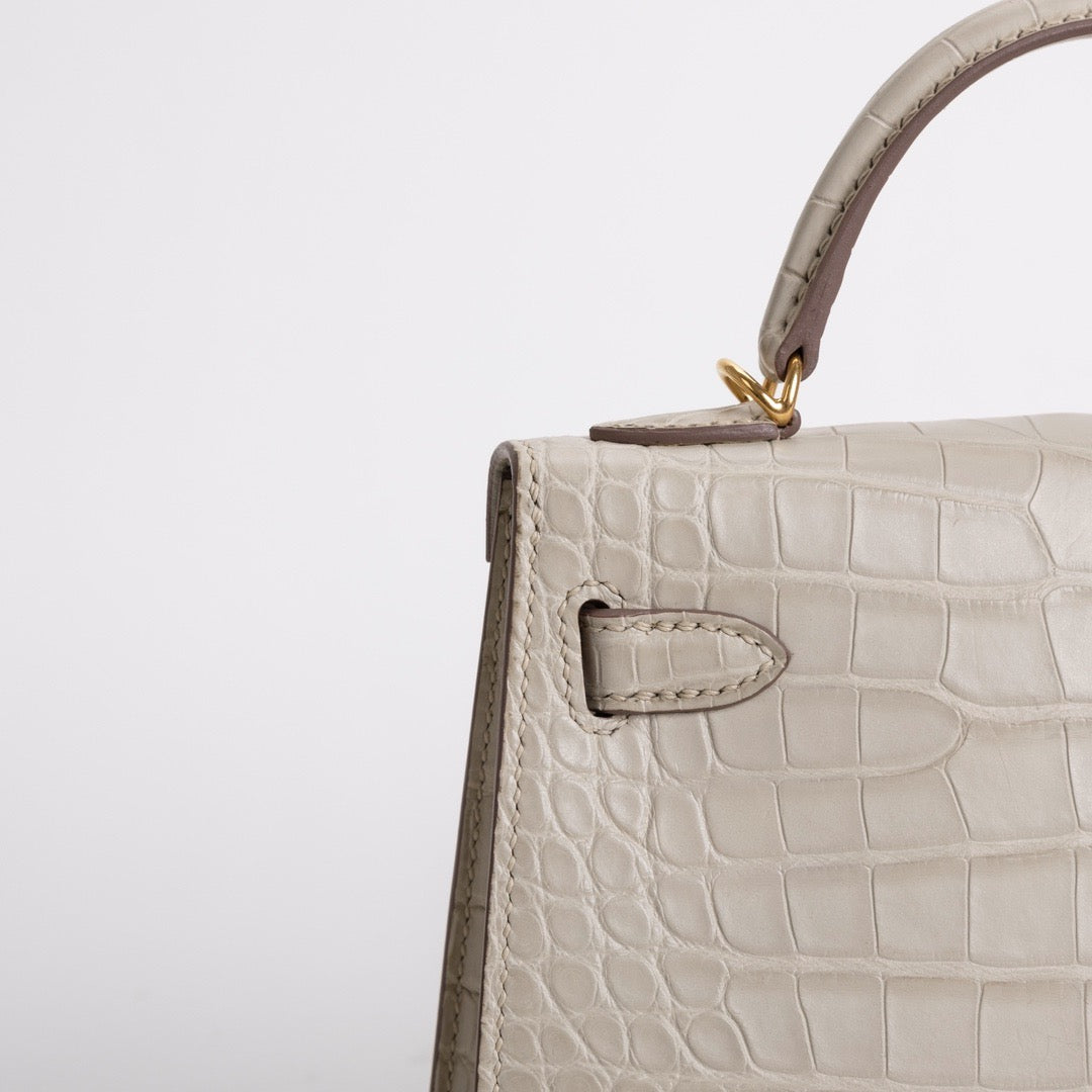 MINI KELLY II (20) MATTE MISSISSIPPIENSIS ALLIGATOR LEATHER BETON WITH GOLD HARDWARE (GHW)
