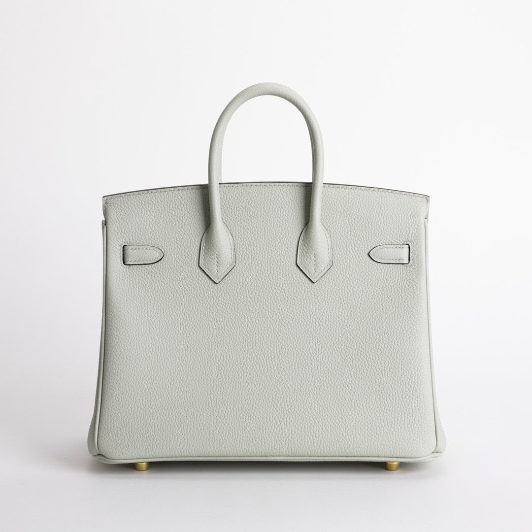 BIRKIN 25 TOGO LEATHER GRIS NEVE WITH GOLD HARDWARE (GHW)