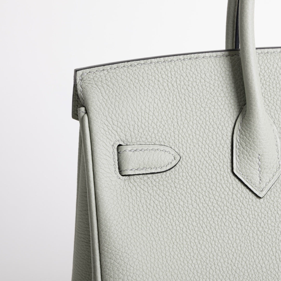 BIRKIN 25 TOGO LEATHER GRIS NEVE WITH GOLD HARDWARE (GHW)