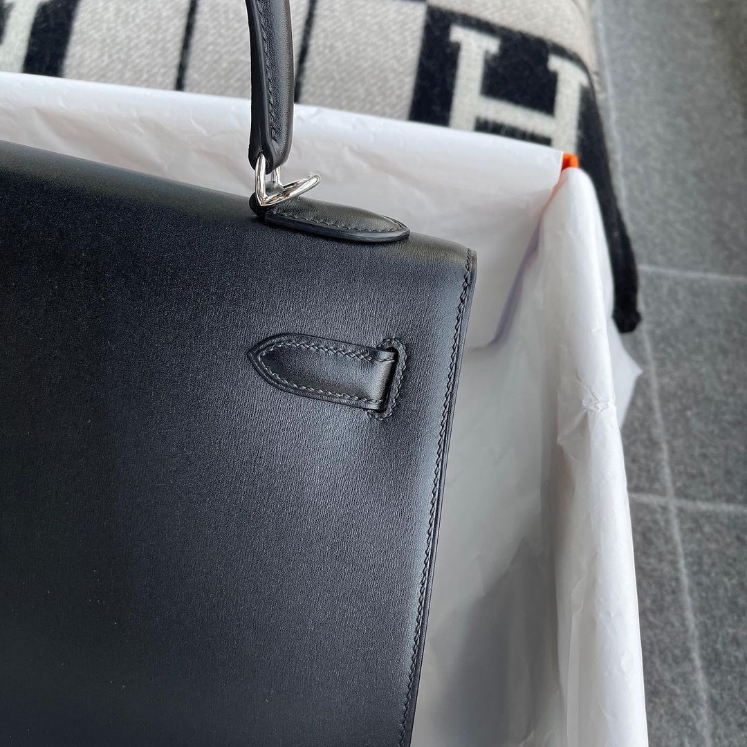 KELLY 32 BLACK BOX CALF LEATHER WITH PALLADIUM HARDWARE (PHW)