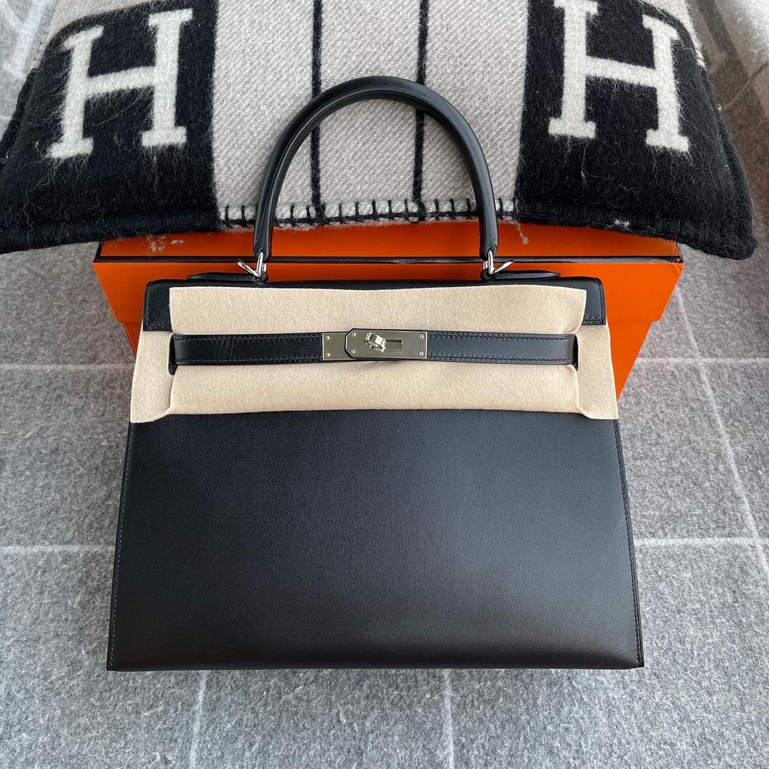 KELLY 32 BLACK BOX CALF LEATHER WITH PALLADIUM HARDWARE (PHW)