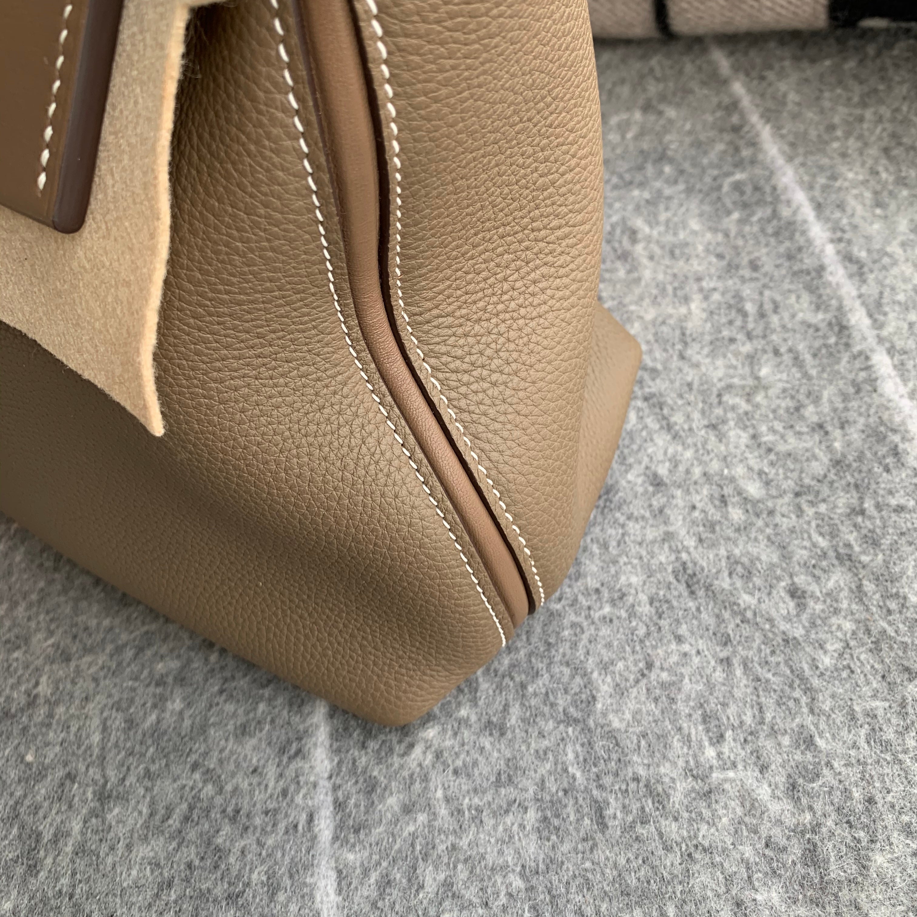 24/24 (29) TOGO & SWIFT LEATHER ETOUPE WITH GOLD HARDWARE (GHW)