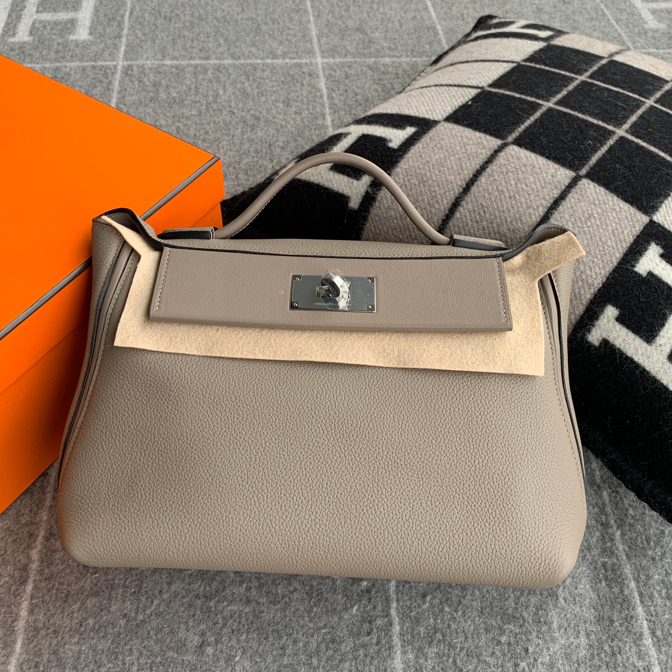 24/24 (29) TOGO & SWIFT LEATHER GRIS ASPHALT WITH PALLADIUM HARDWARE (PHW)