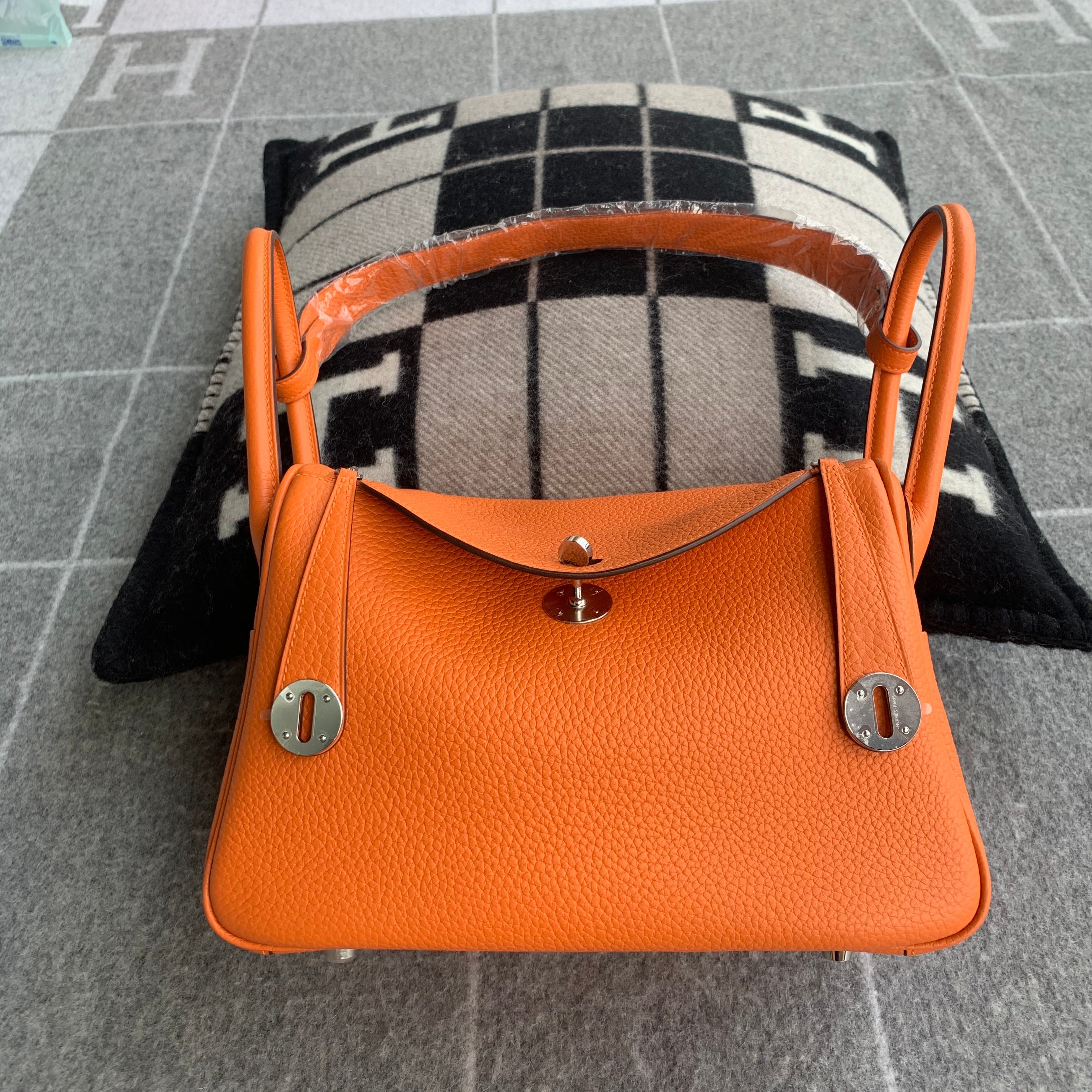 LINDY 26 CLEMENCE LEATHER ORANGE WITH PALLADIUM HARDWARE (PHW)