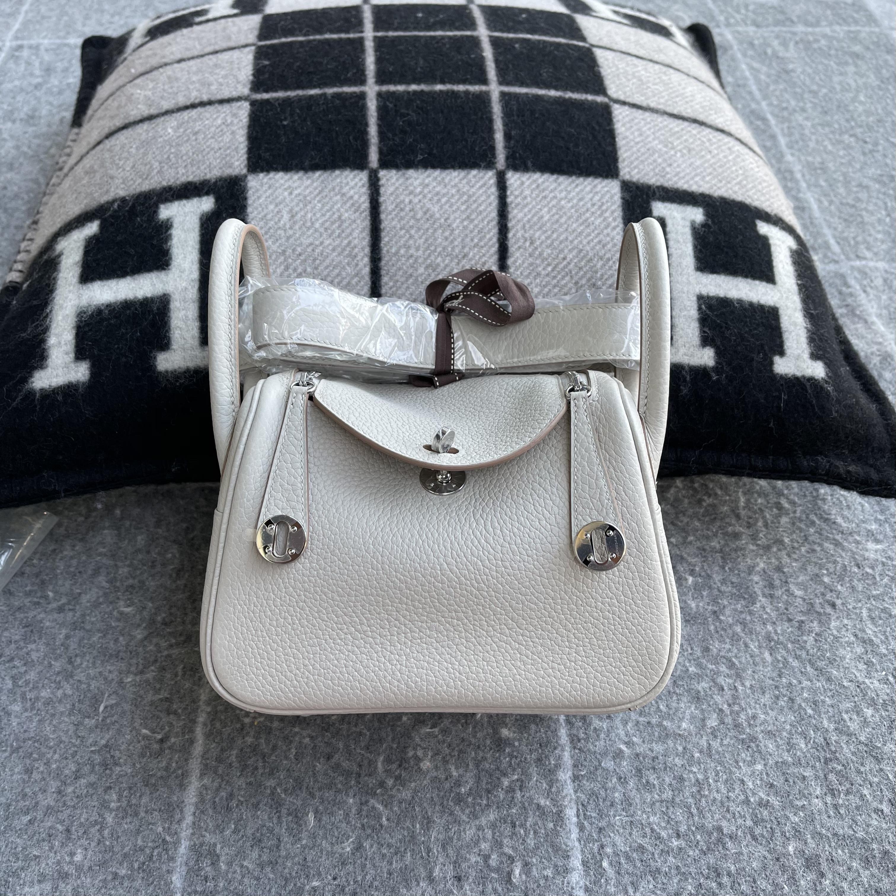 MINI LINDY 20 CLEMENCE LEATHER PEARL GREY WITH PALLADIUM HARDWARE (PHW)