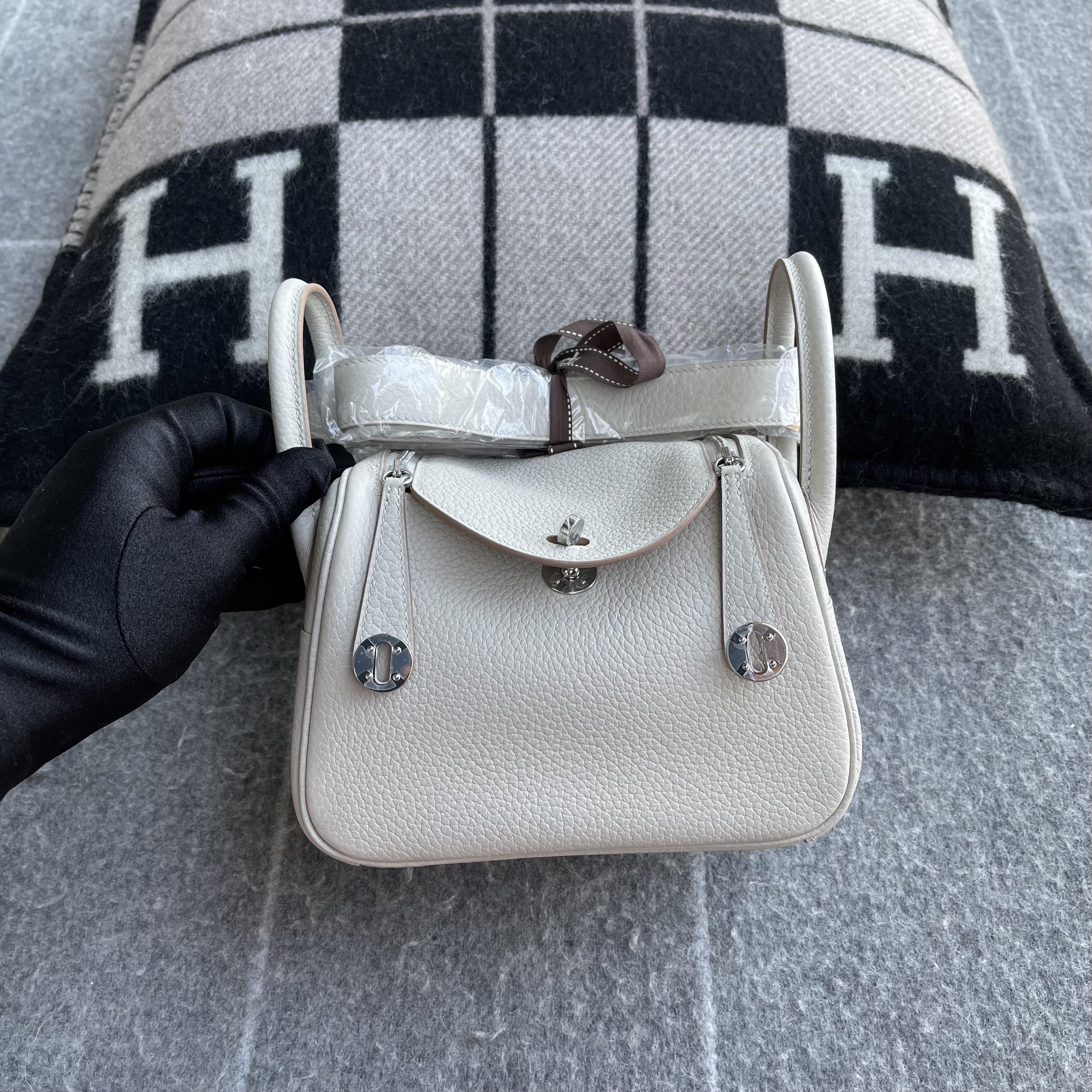 MINI LINDY 20 CLEMENCE LEATHER PEARL GREY WITH PALLADIUM HARDWARE (PHW)