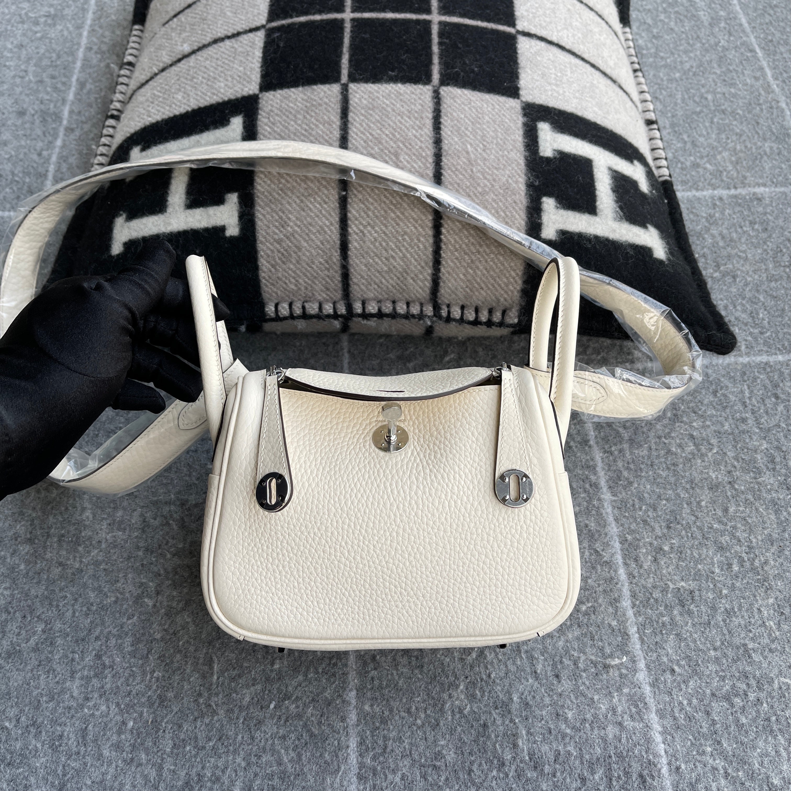 MINI LINDY 20 CLEMENCE LEATHER NATA WITH PALLADIUM HARDWARE (PHW)