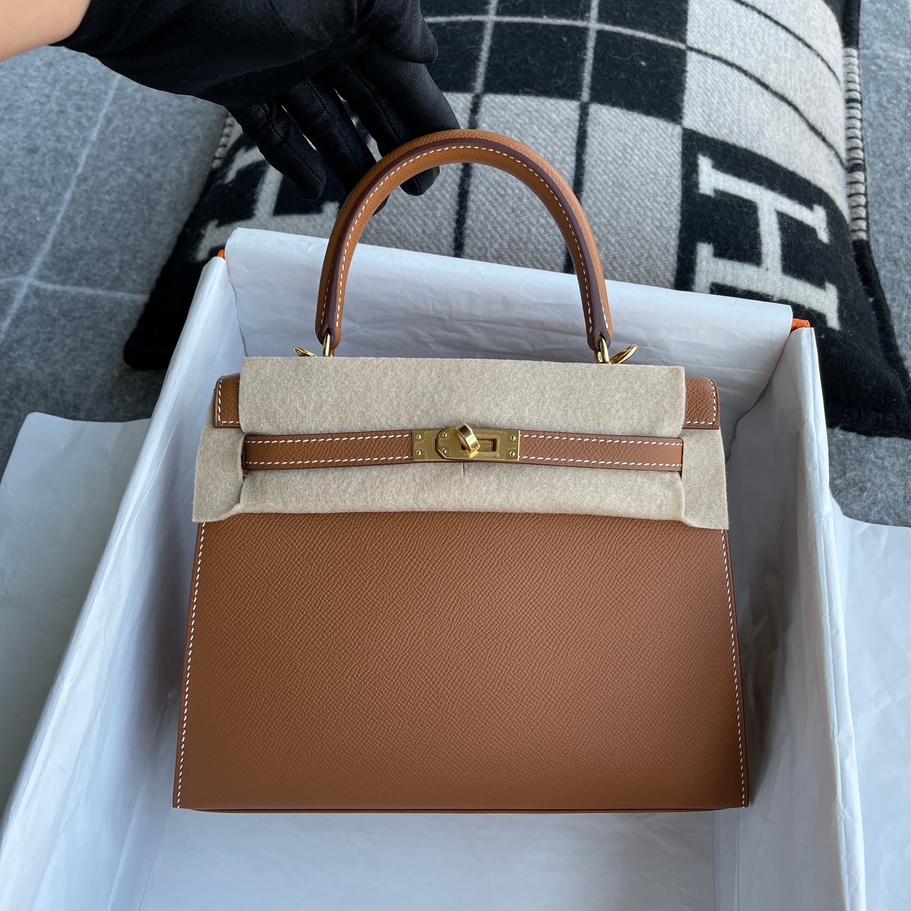 KELLY 25 EPSOM LEATHER GOLD WITH GOLD HARDWARE (GHW)