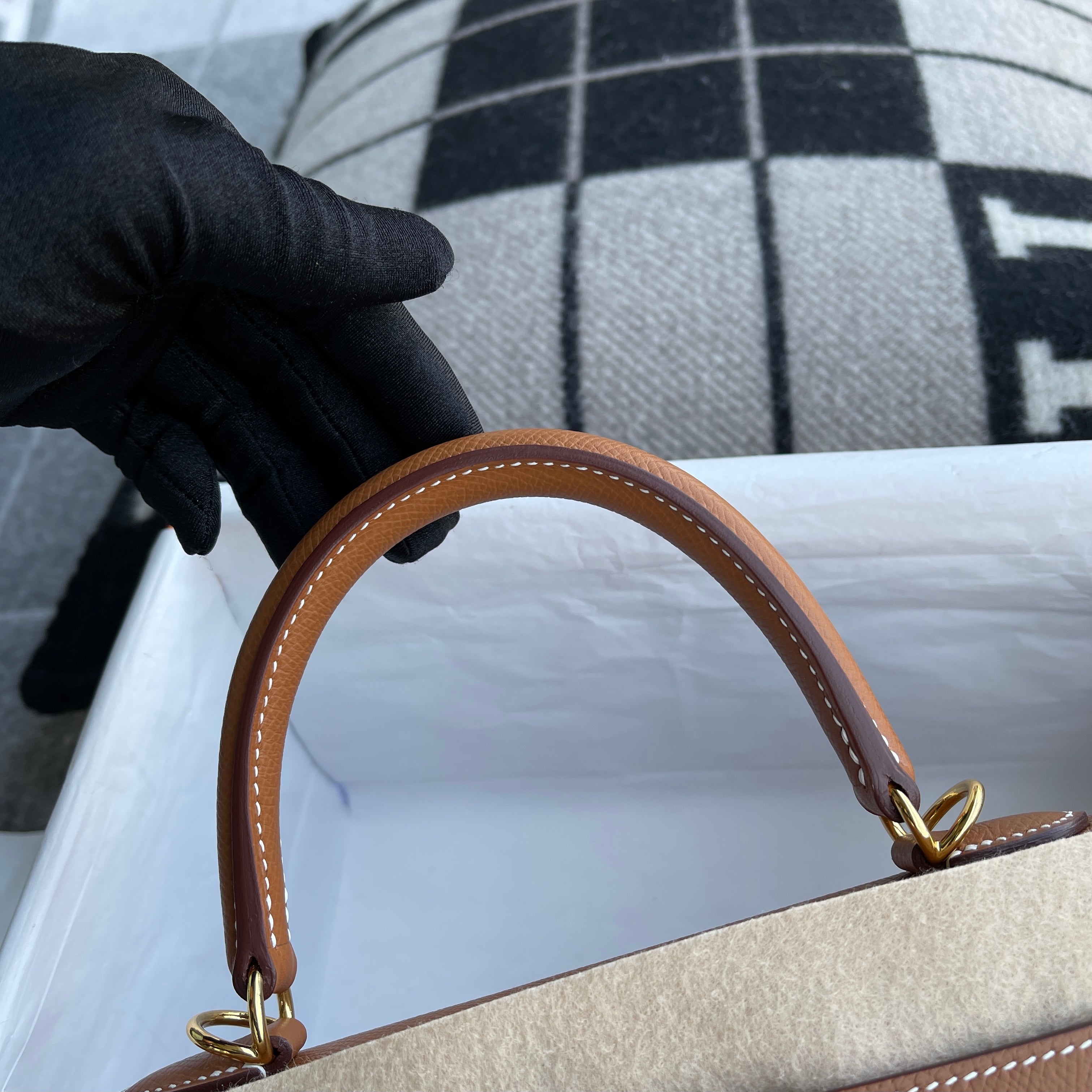 KELLY 25 EPSOM LEATHER GOLD WITH GOLD HARDWARE (GHW)