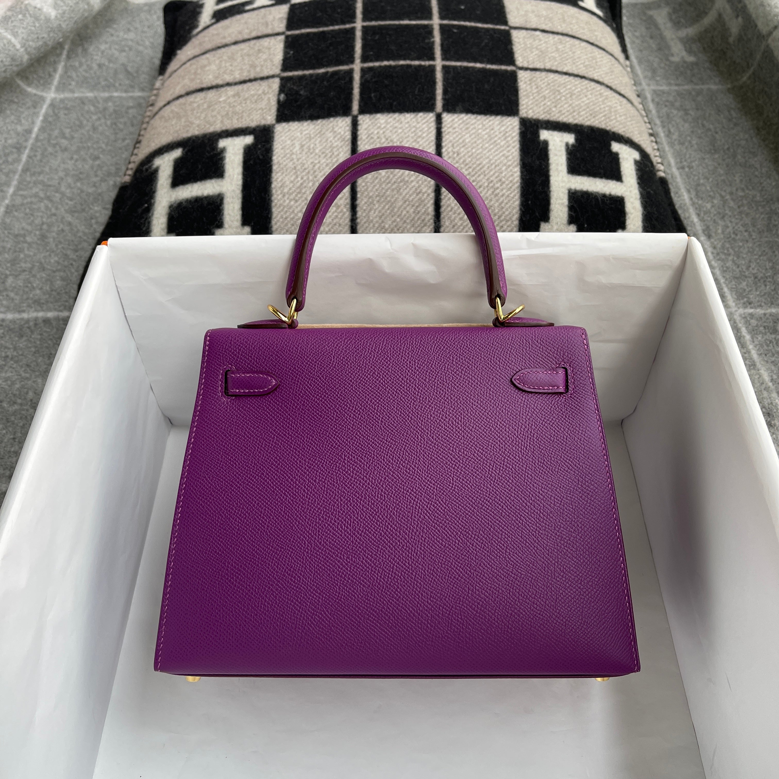 KELLY 25 EPSOM LEATHER ANEMONE WITH GOLD HARDWARE (GHW)
