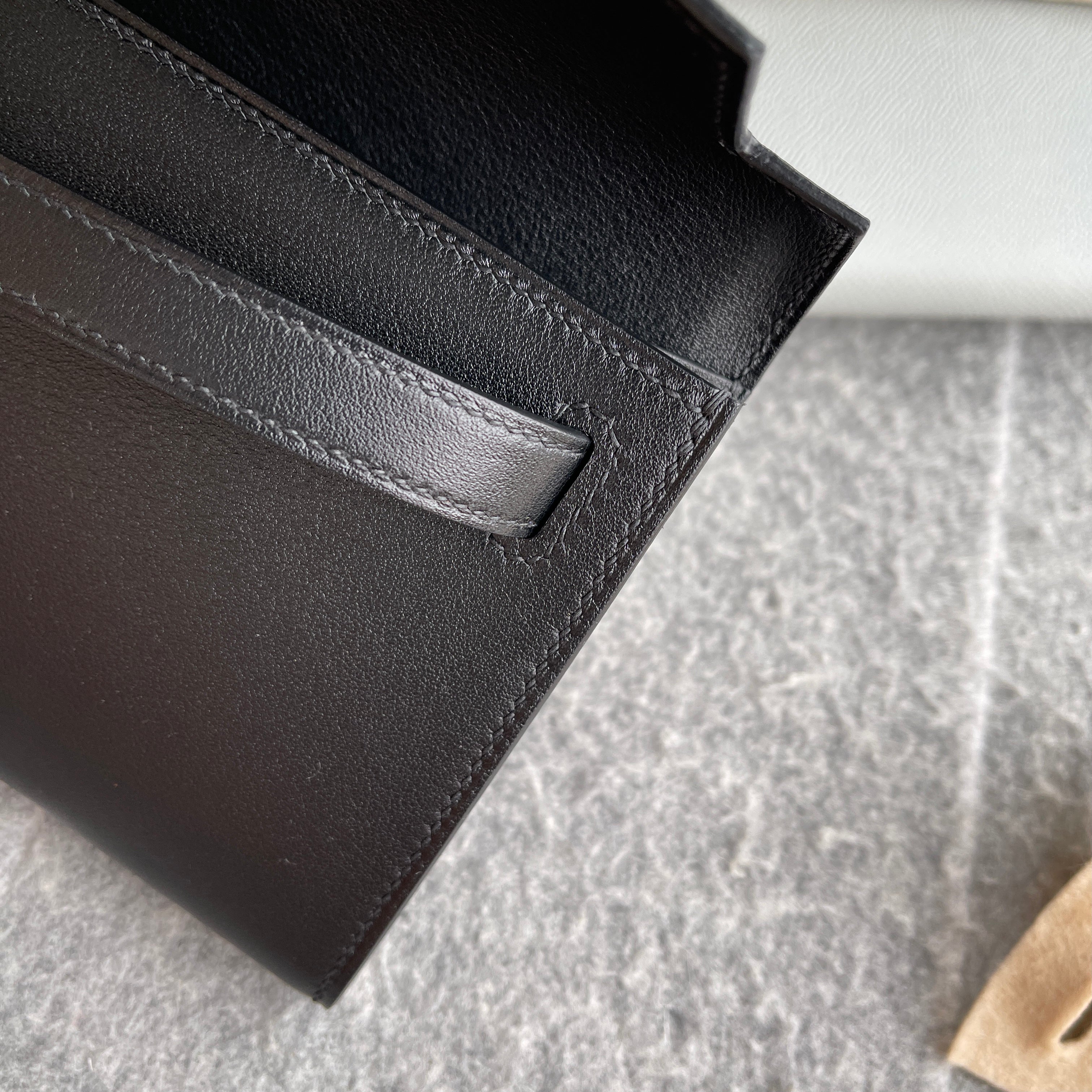 KELLY CUT SWIFT LEATHER NOIR (BLACK) WITH GOLD HARDWARE (GHW)
