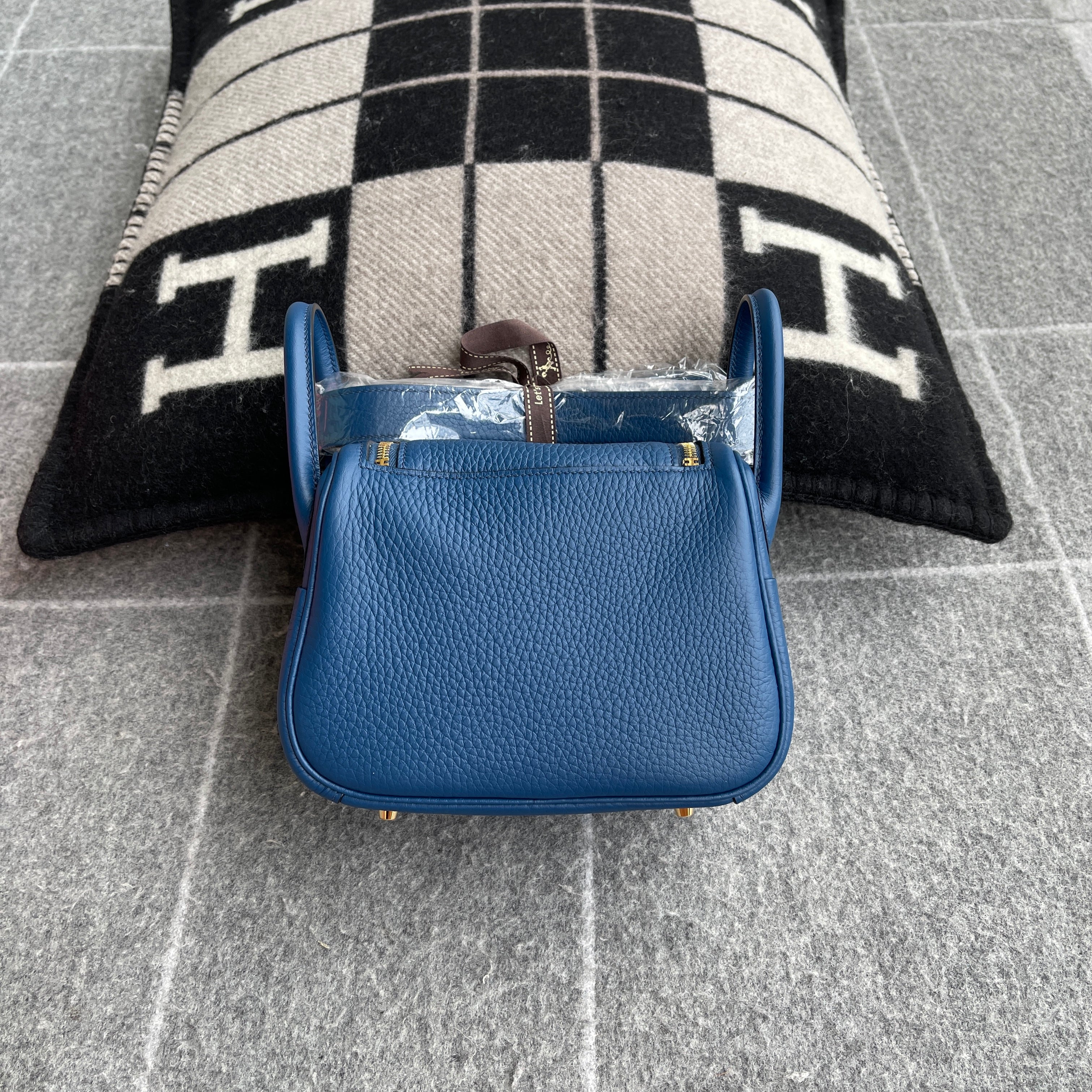 MINI LINDY 20 CLEMENCE LEATHER DEEP BLUE WITH GOLD HARDWARE (GHW)