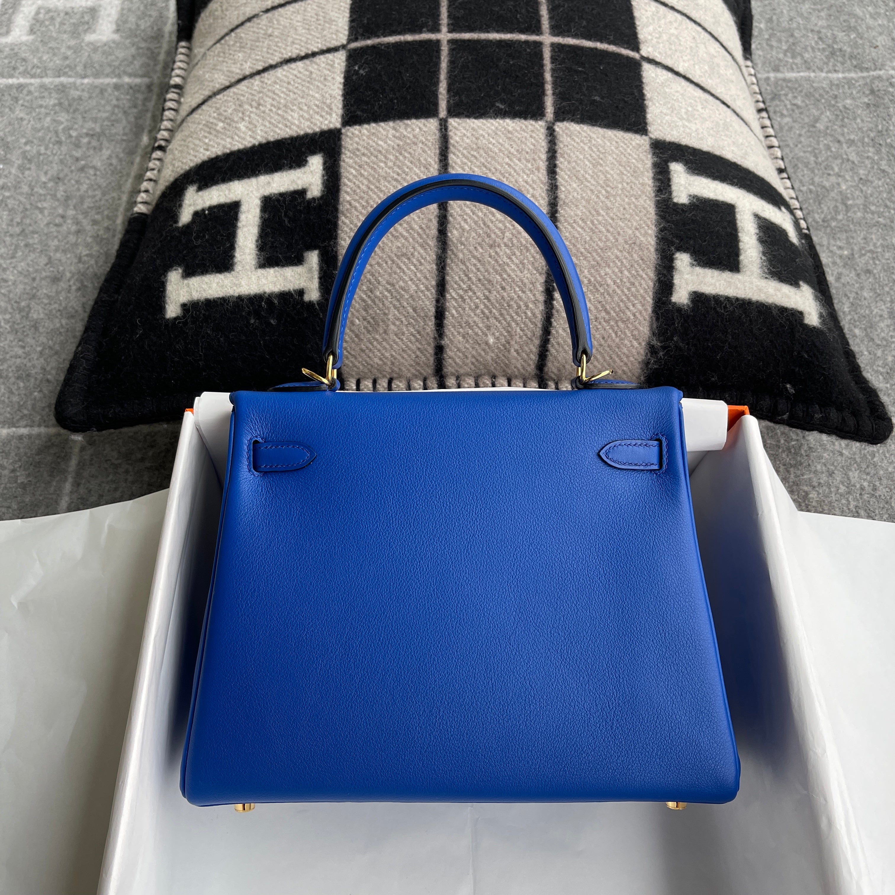 KELLY 25 SWIFT LEATHER BLEU ELECTRIQUE WITH GOLD HARDWARE (GHW)
