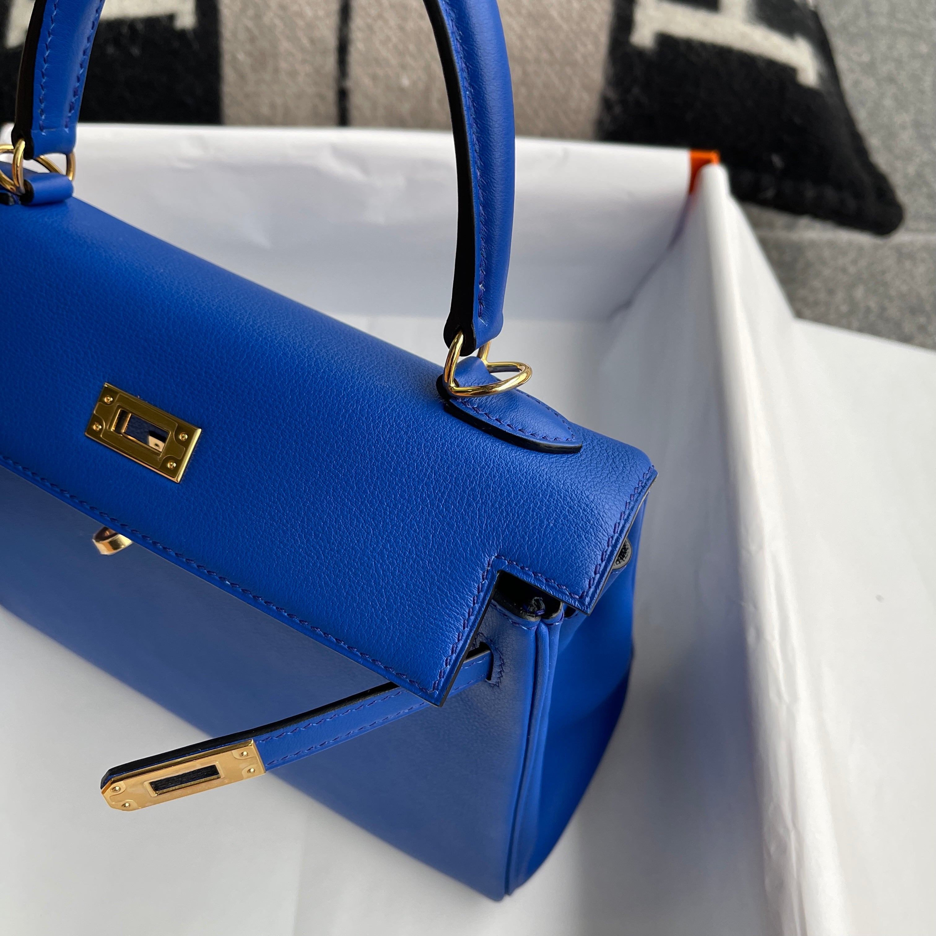 KELLY 25 SWIFT LEATHER BLEU ELECTRIQUE WITH GOLD HARDWARE (GHW)