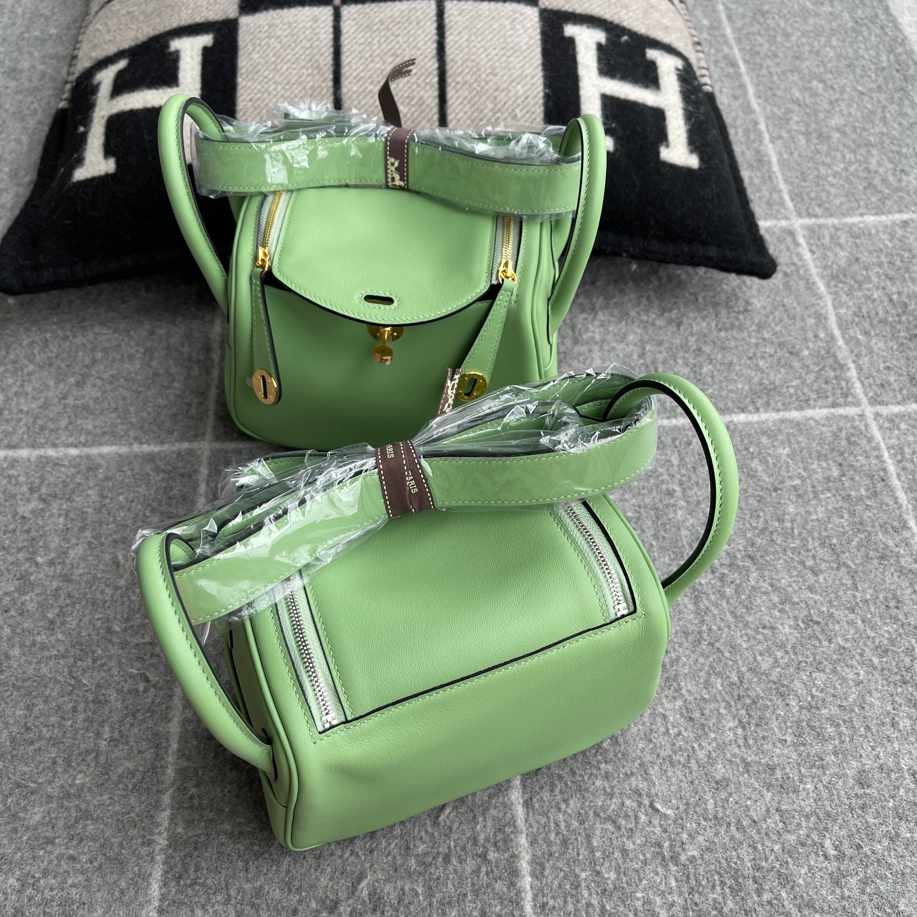 MINI LINDY 20 SWIFT LEATHER VERT CRIQUET WITH PALLADIUM HARDWARE (PHW)