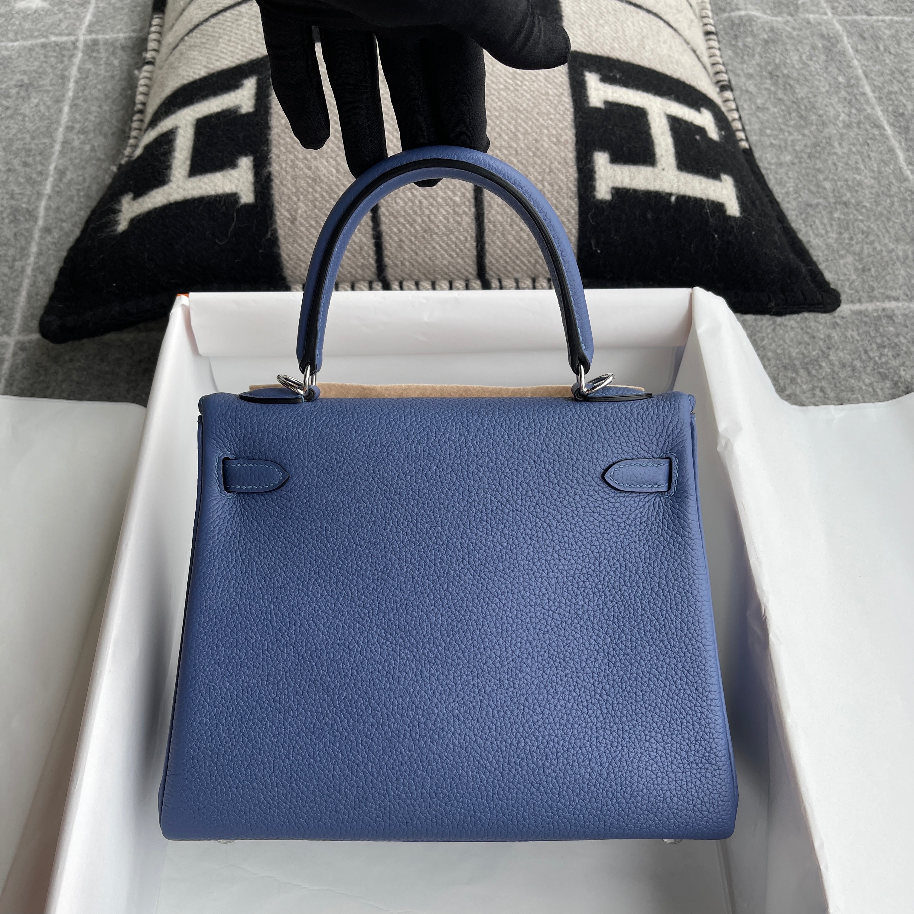 KELLY 25 TOGO LEATHER BLEU BRIGHTON WITH PALLADIUM HARDWARE (PHW)