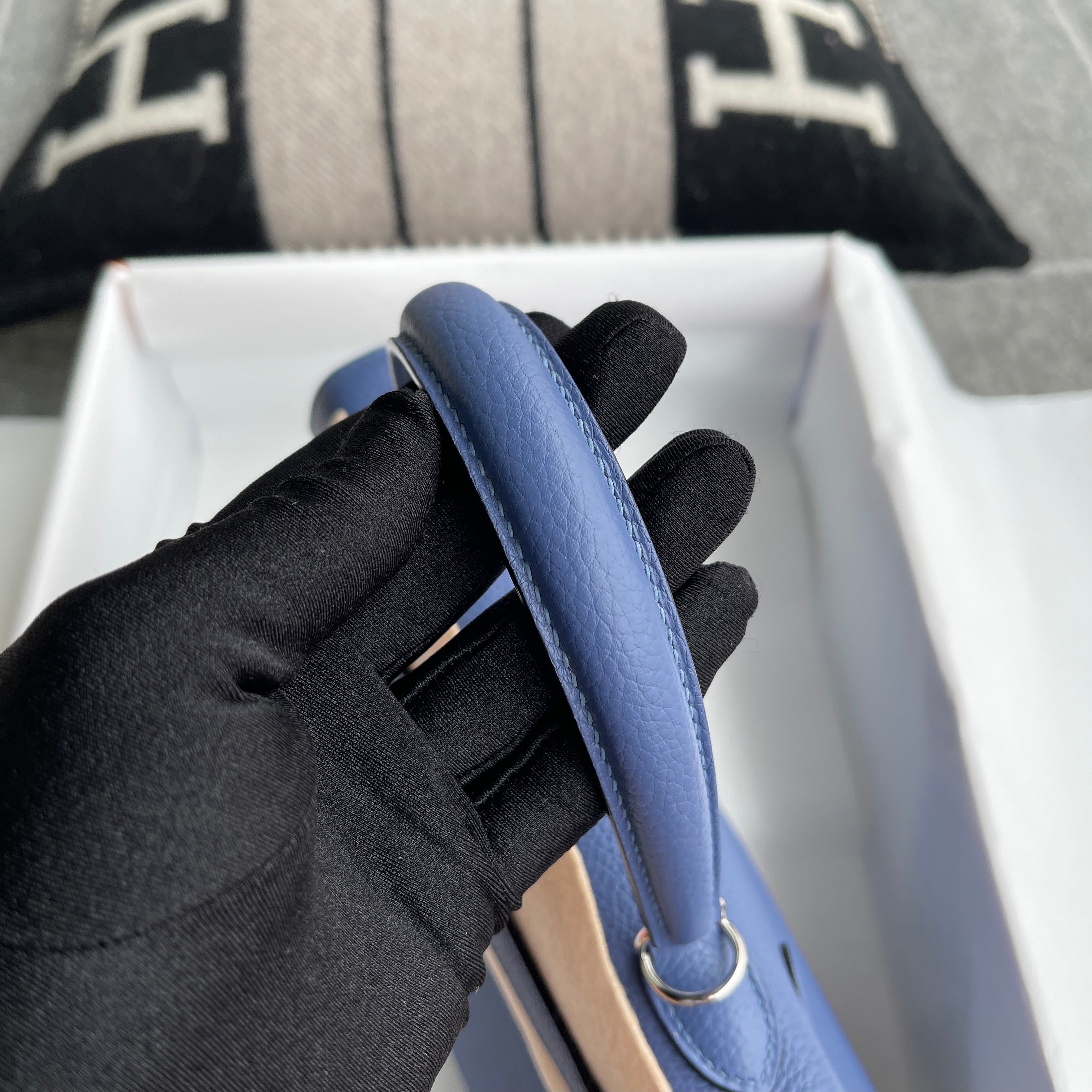 KELLY 25 TOGO LEATHER BLEU BRIGHTON WITH PALLADIUM HARDWARE (PHW)