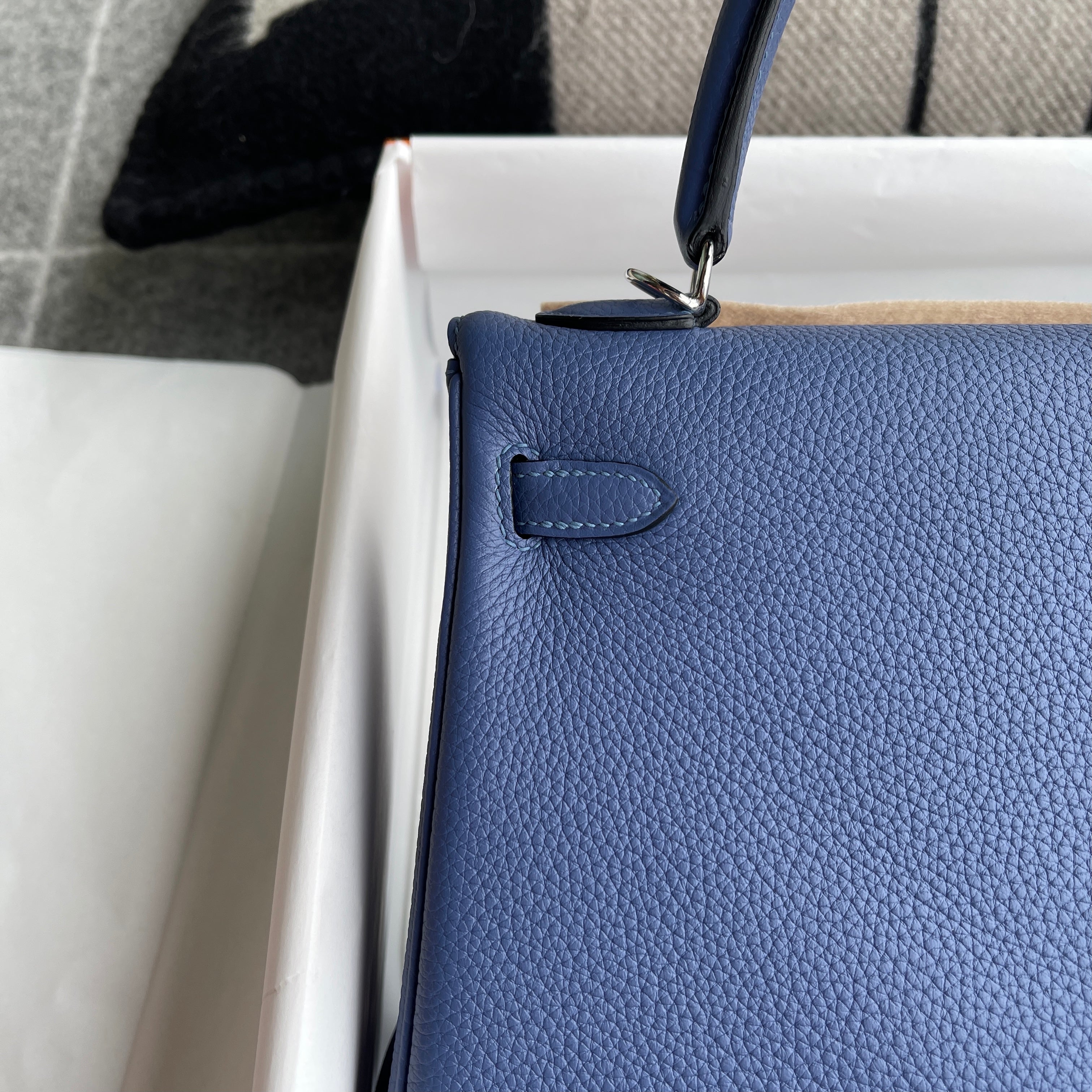 KELLY 25 TOGO LEATHER BLEU BRIGHTON WITH PALLADIUM HARDWARE (PHW)