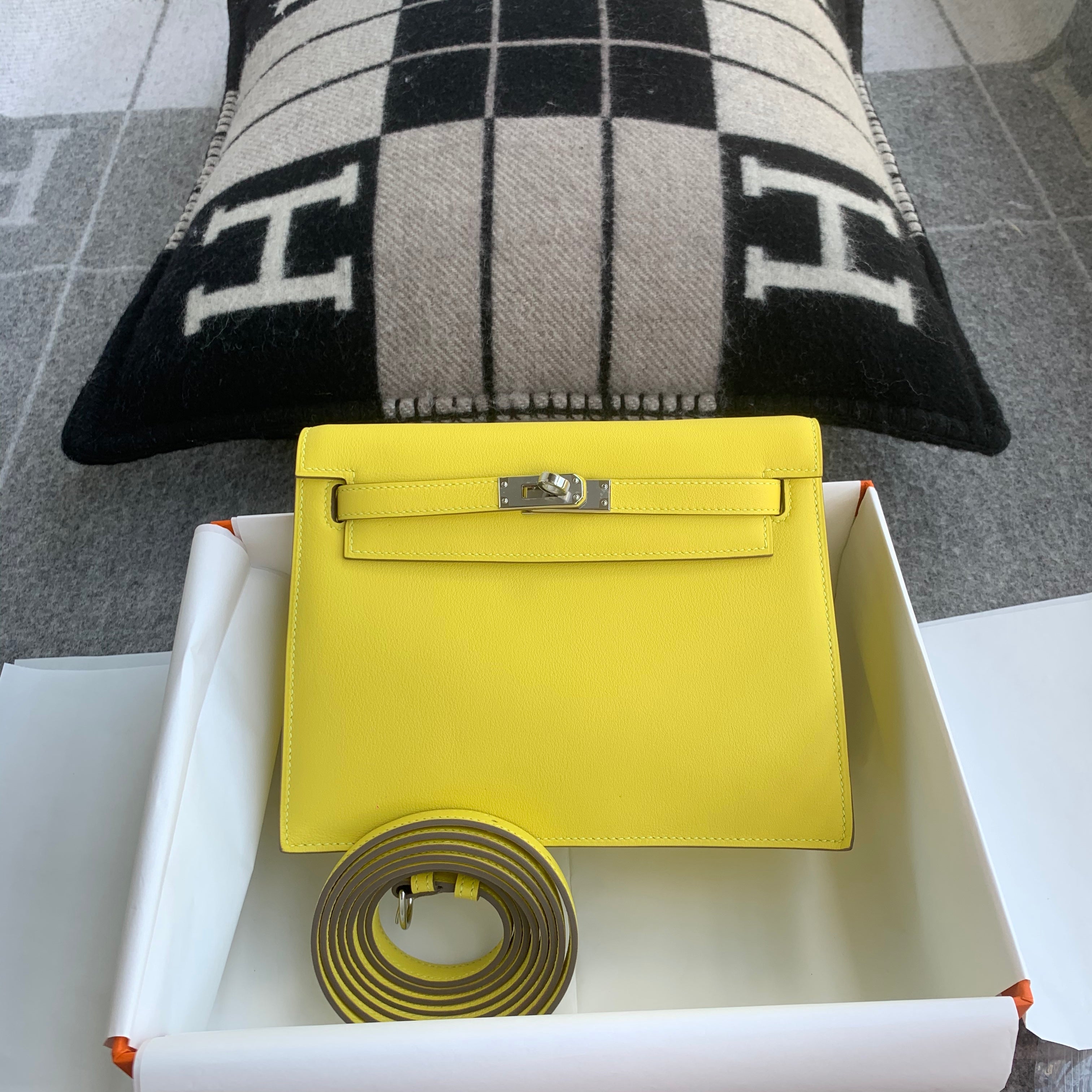 KELLY DANSE SWIFT LEATHER LIME WITH PALLADIUM HARDWARE (PHW)