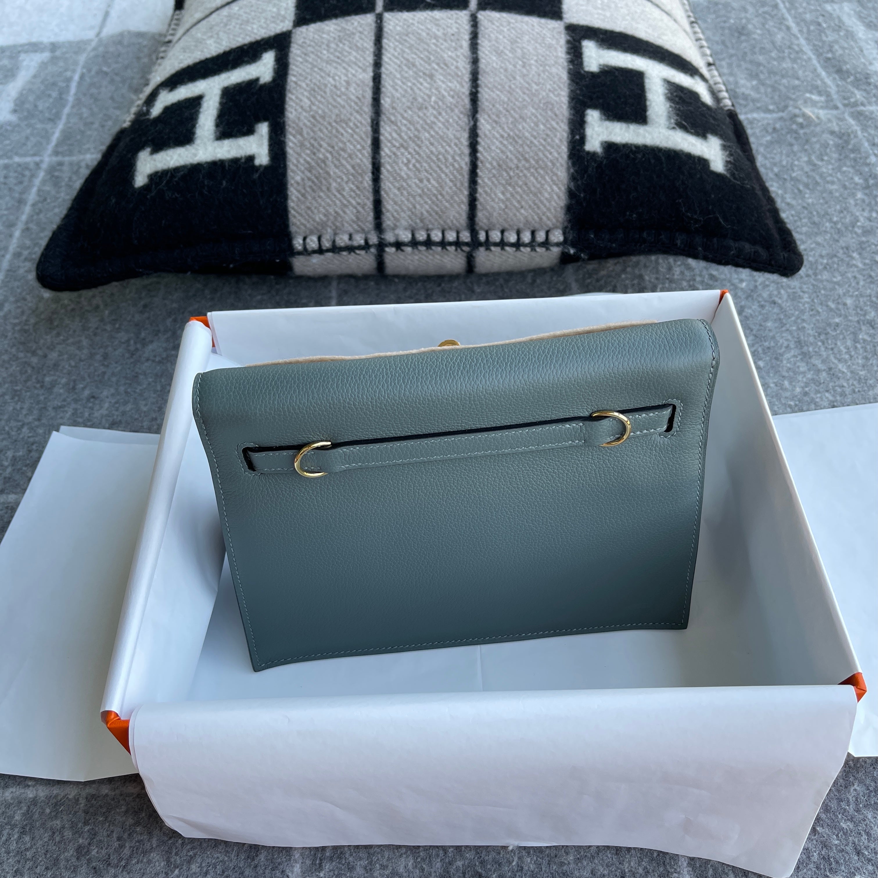 KELLY DANSE EVERCOLOR LEATHER VERT AMANDE WITH GOLD HARDWARE (GHW)