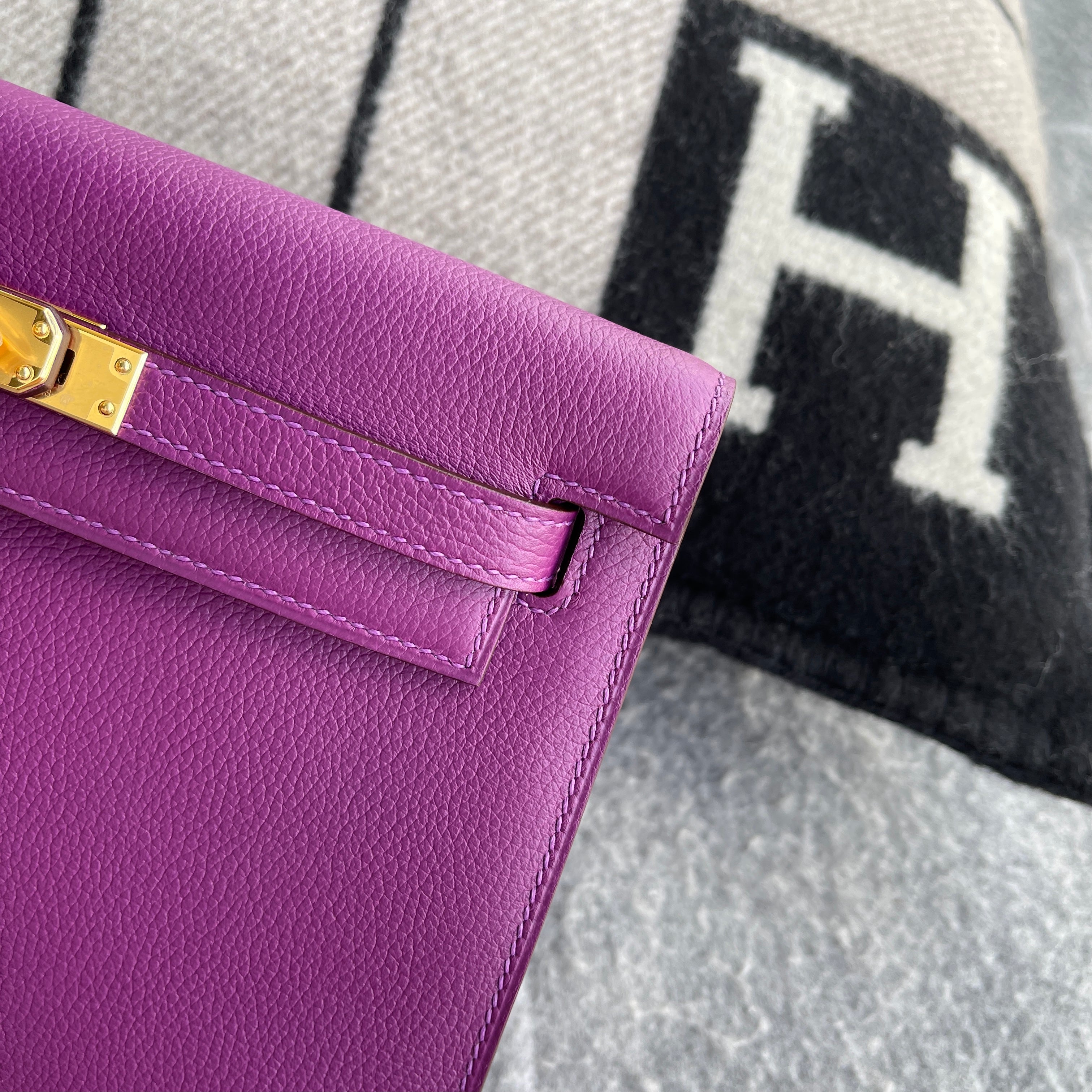 KELLY DANSE EVERCOLOR LEATHER ANEMONE WITH GOLD HARDWARE (GHW)