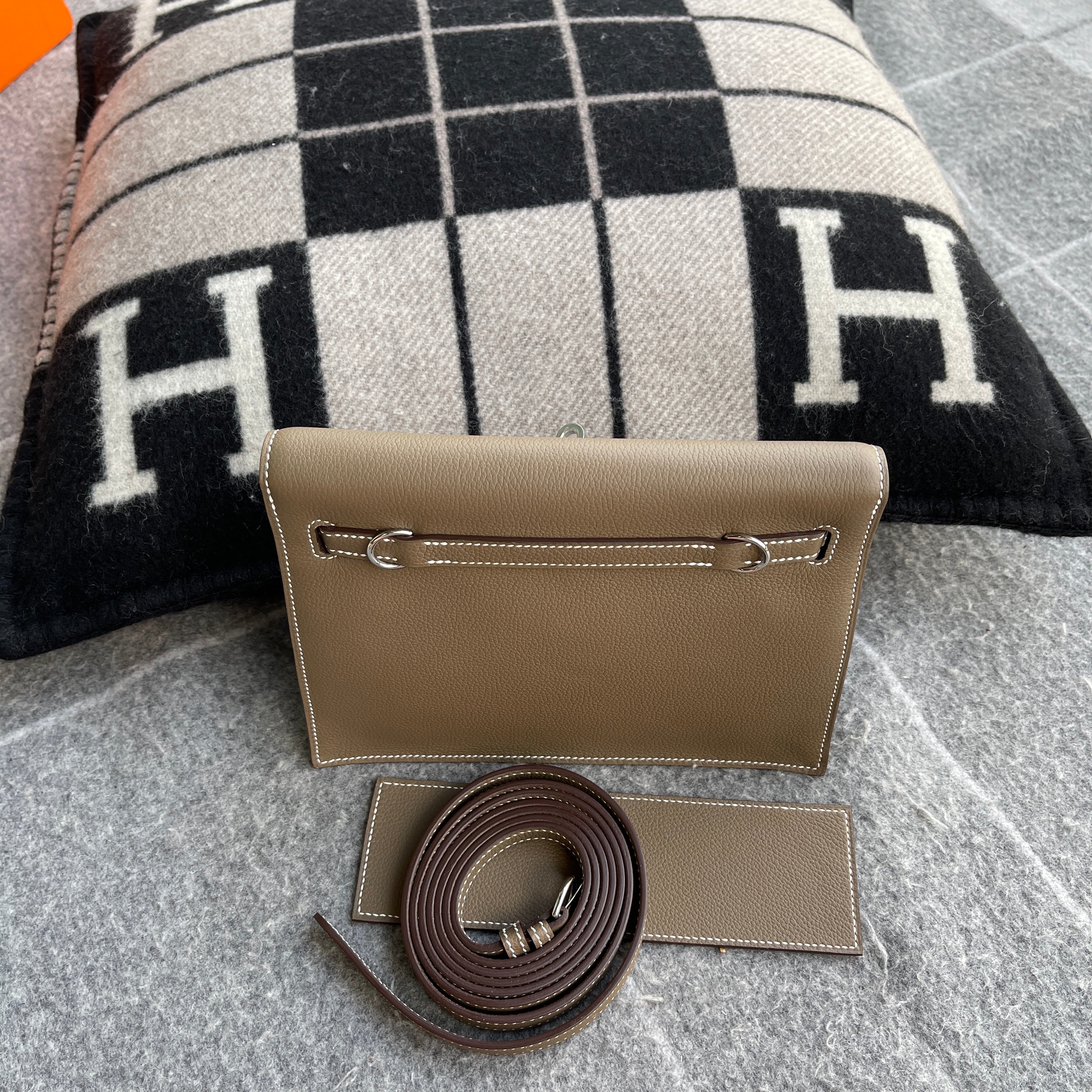 KELLY DANSE EVERCOLOR LEATHER ETOUPE WITH PALLADIUM HARDWARE (PHW)