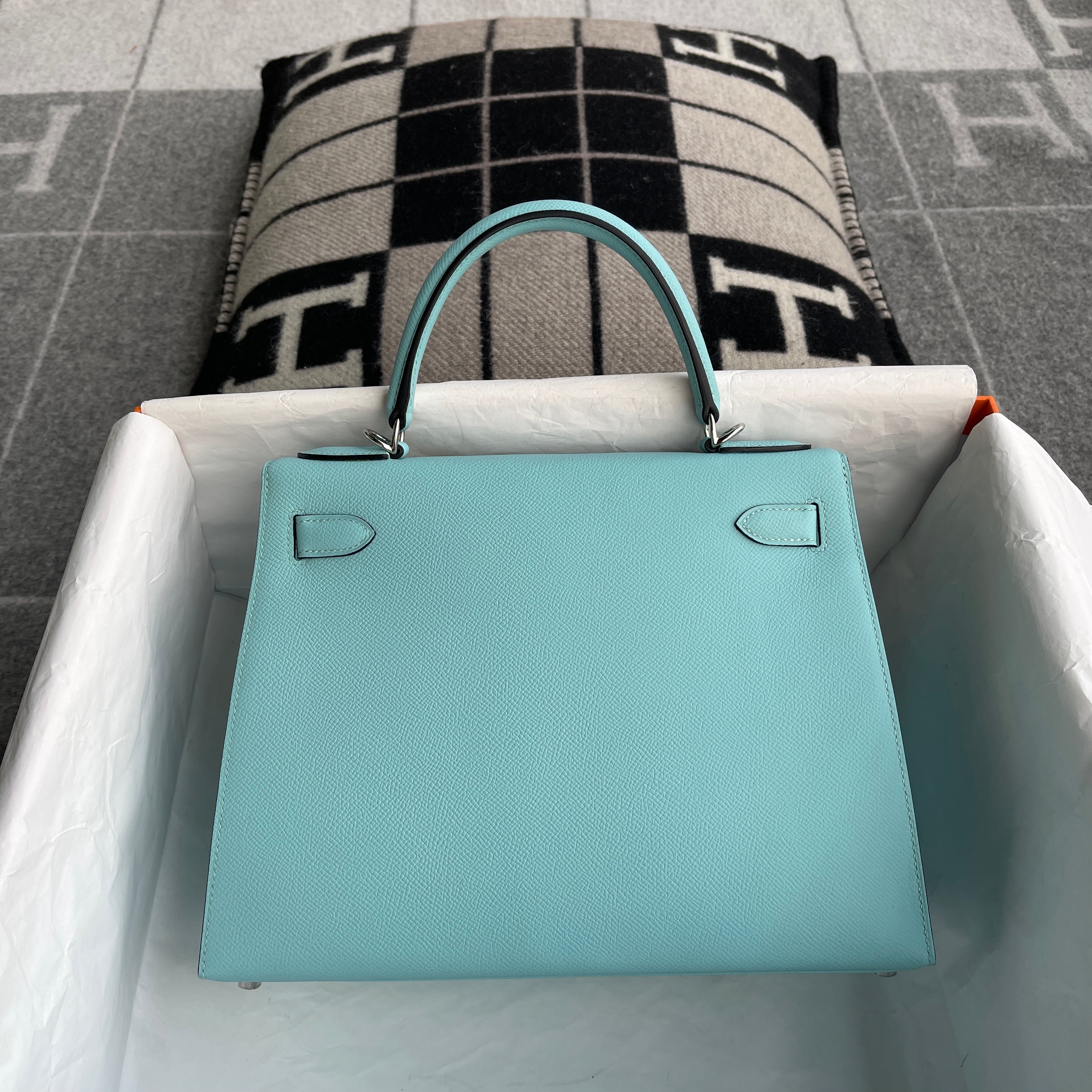 KELLY 28 EPSOM LEATHER BLEU ATOLL WITH PALLADIUM HARDWARE (PHW)