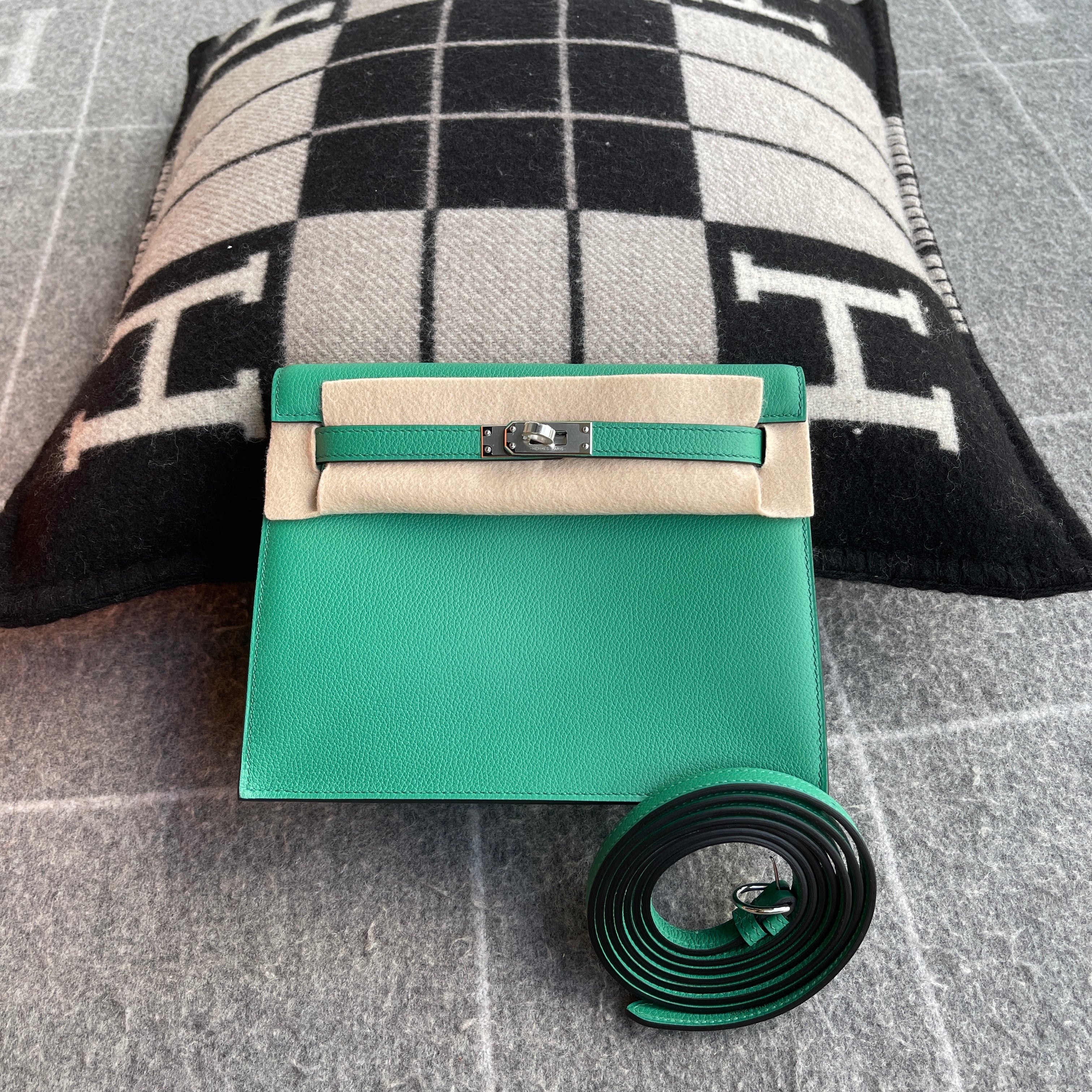 KELLY DANSE EVERCOLOR LEATHER VERT VERONE WITH PALLADIUM HARDWARE (PHW)