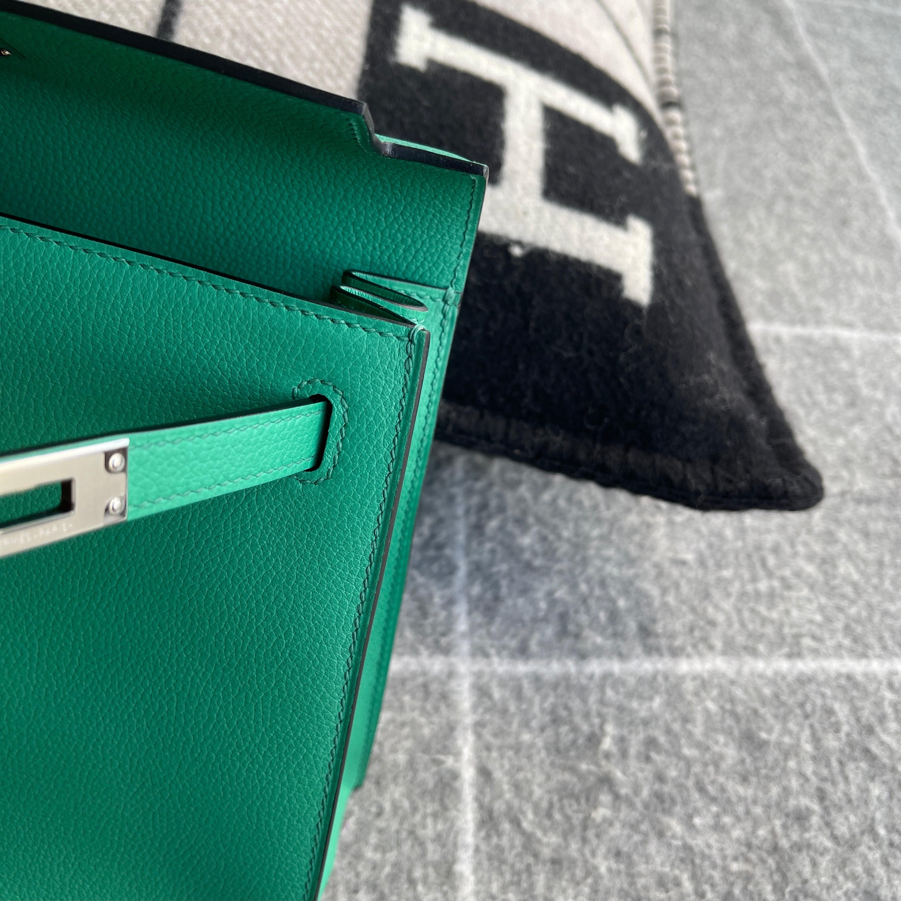 KELLY DANSE EVERCOLOR LEATHER VERT VERONE WITH PALLADIUM HARDWARE (PHW)
