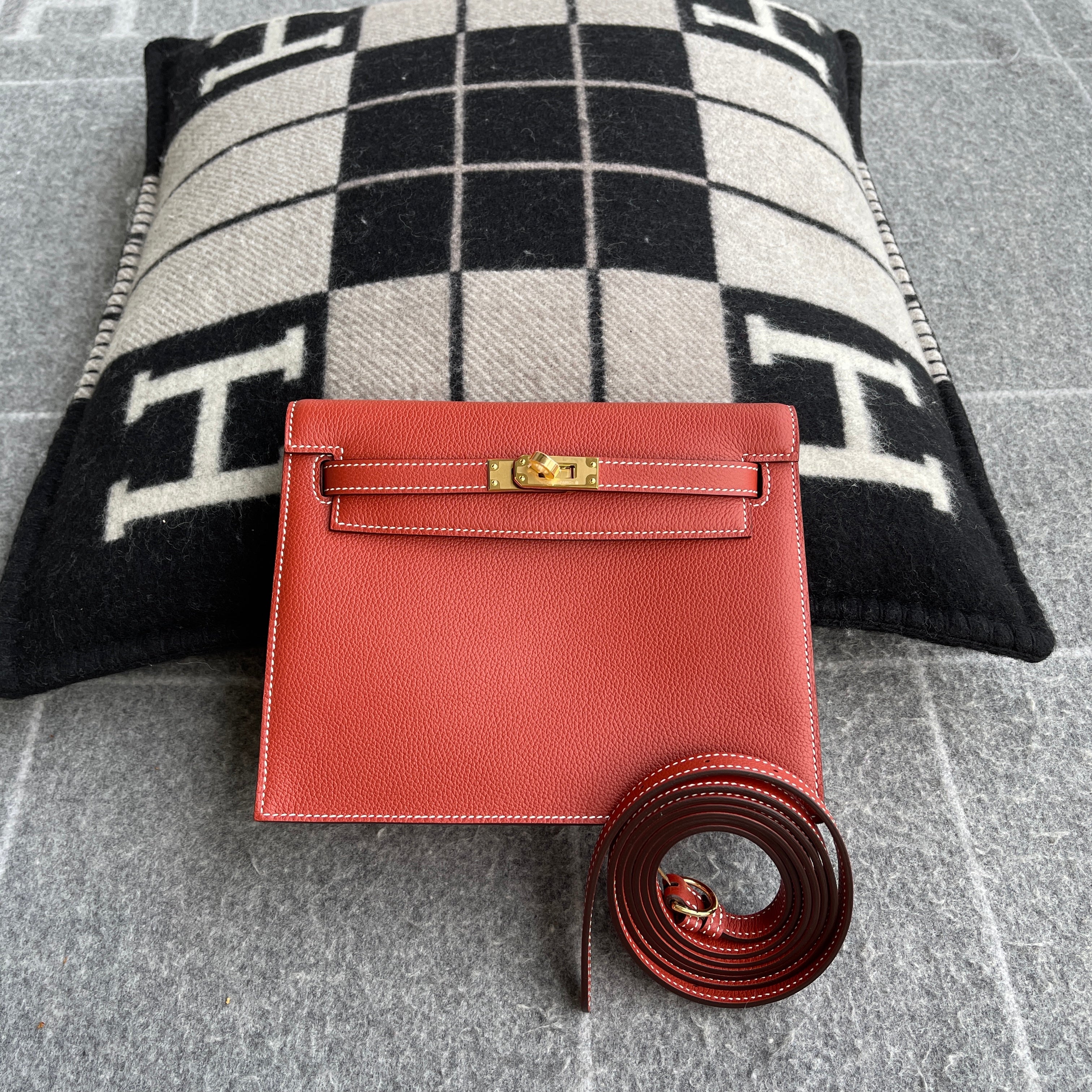 KELLY DANSE EVERCOLOR LEATHER TERRE BATTUE WITH GOLD HARDWARE (GHW)