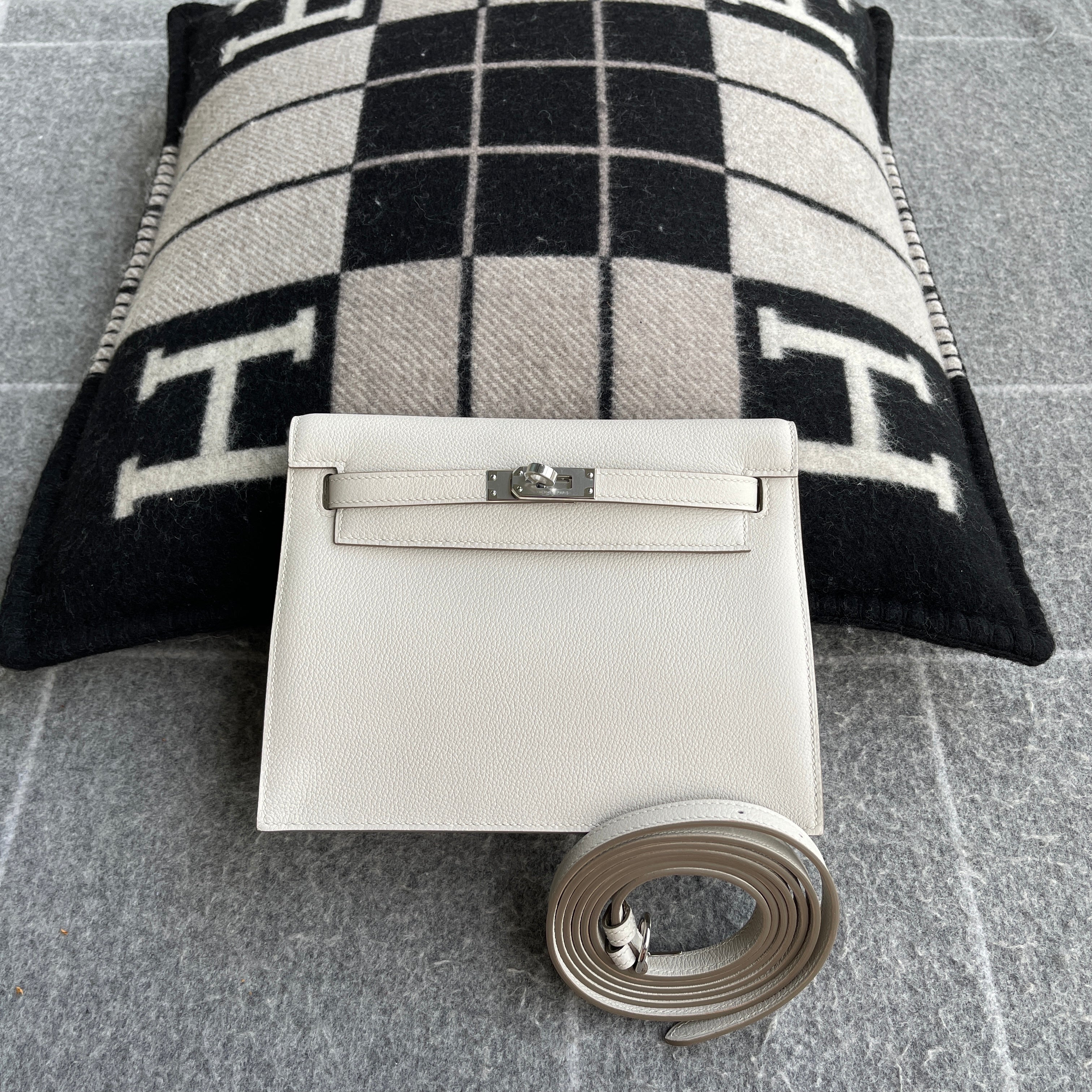 KELLY DANSE EVERCOLOR LEATHER BLANC WITH PALLADIUM HARDWARE (PHW)