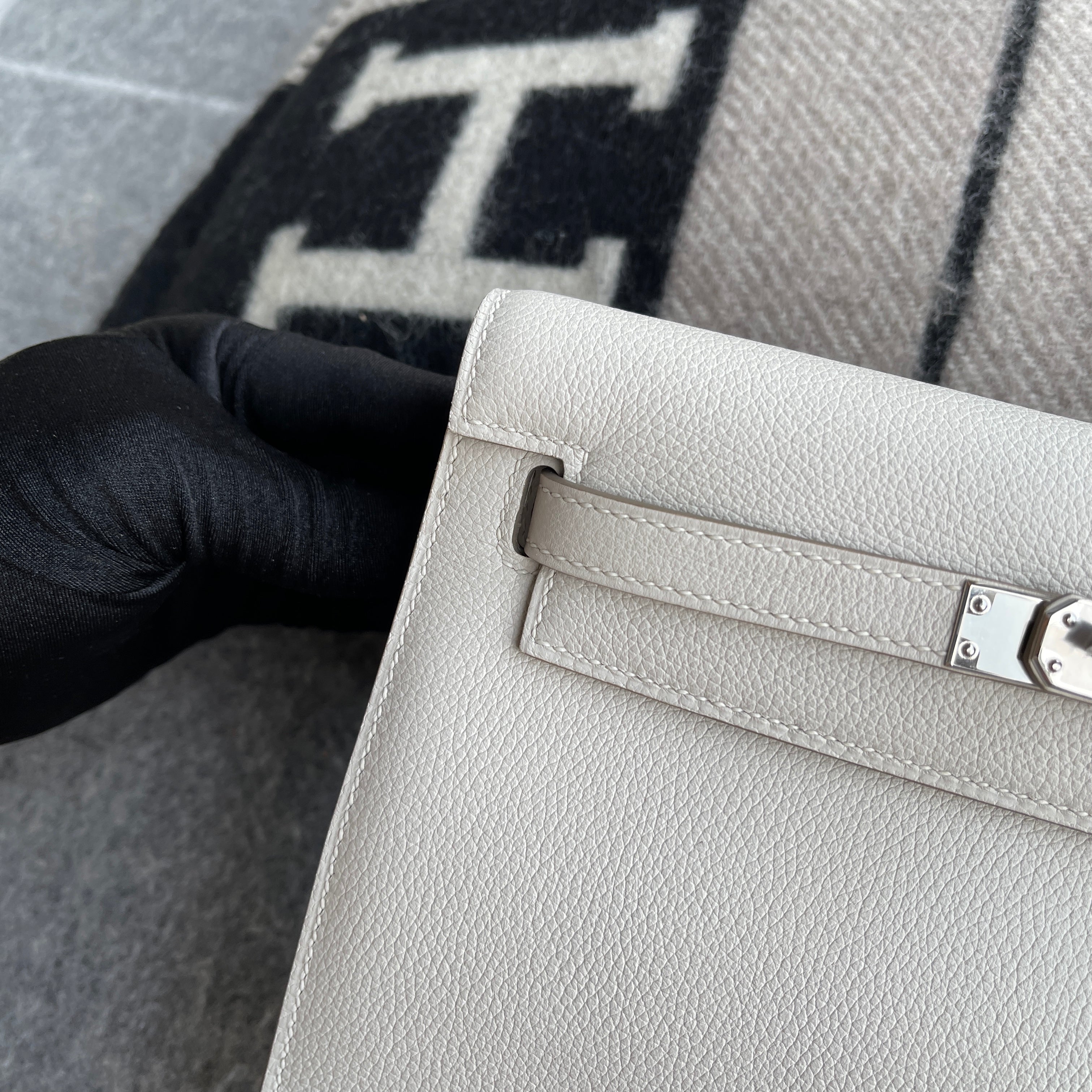 KELLY DANSE EVERCOLOR LEATHER BLANC WITH PALLADIUM HARDWARE (PHW)