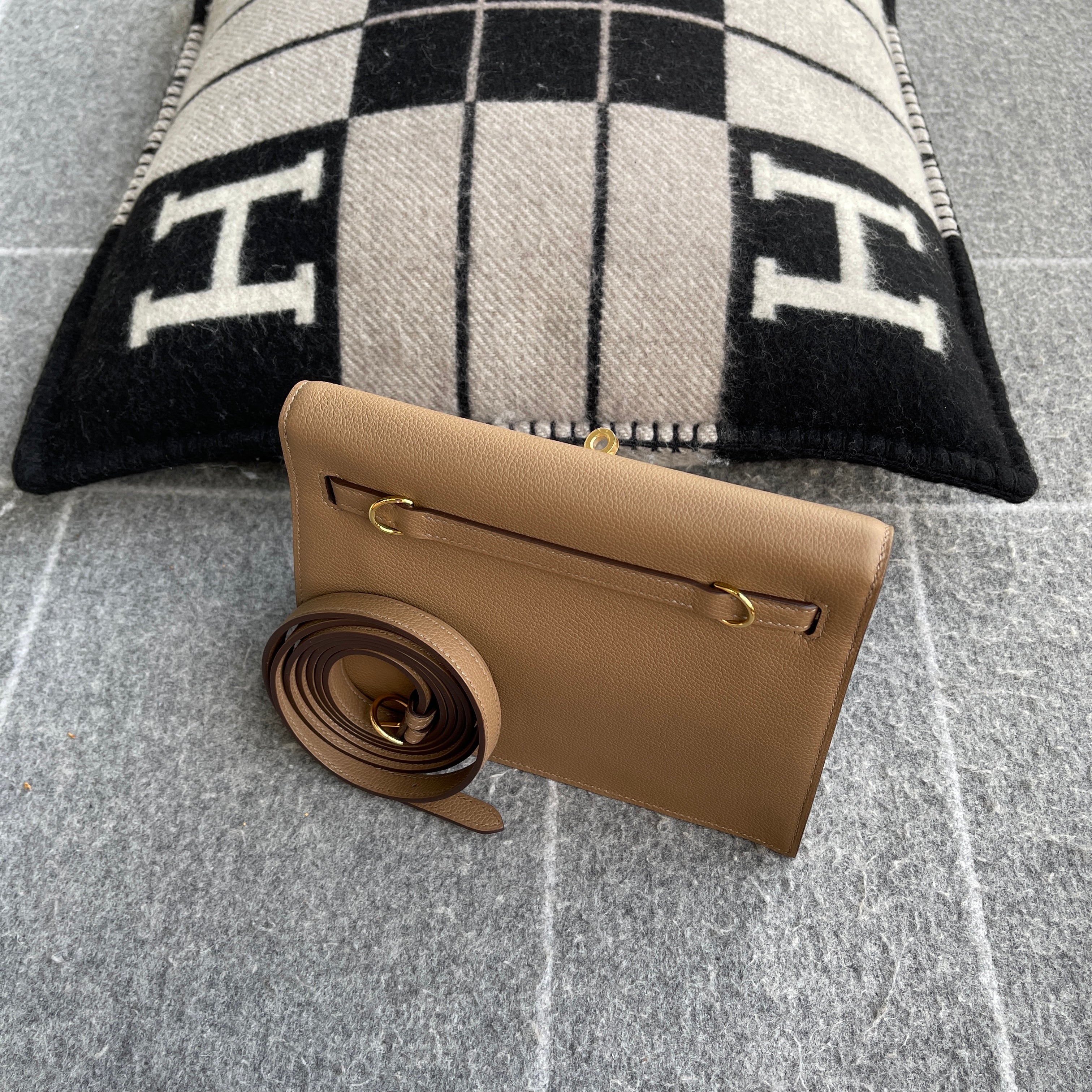 KELLY DANSE EVERCOLOR LEATHER BEIGE DE WEIMAR WITH GOLD HARDWARE (GHW)