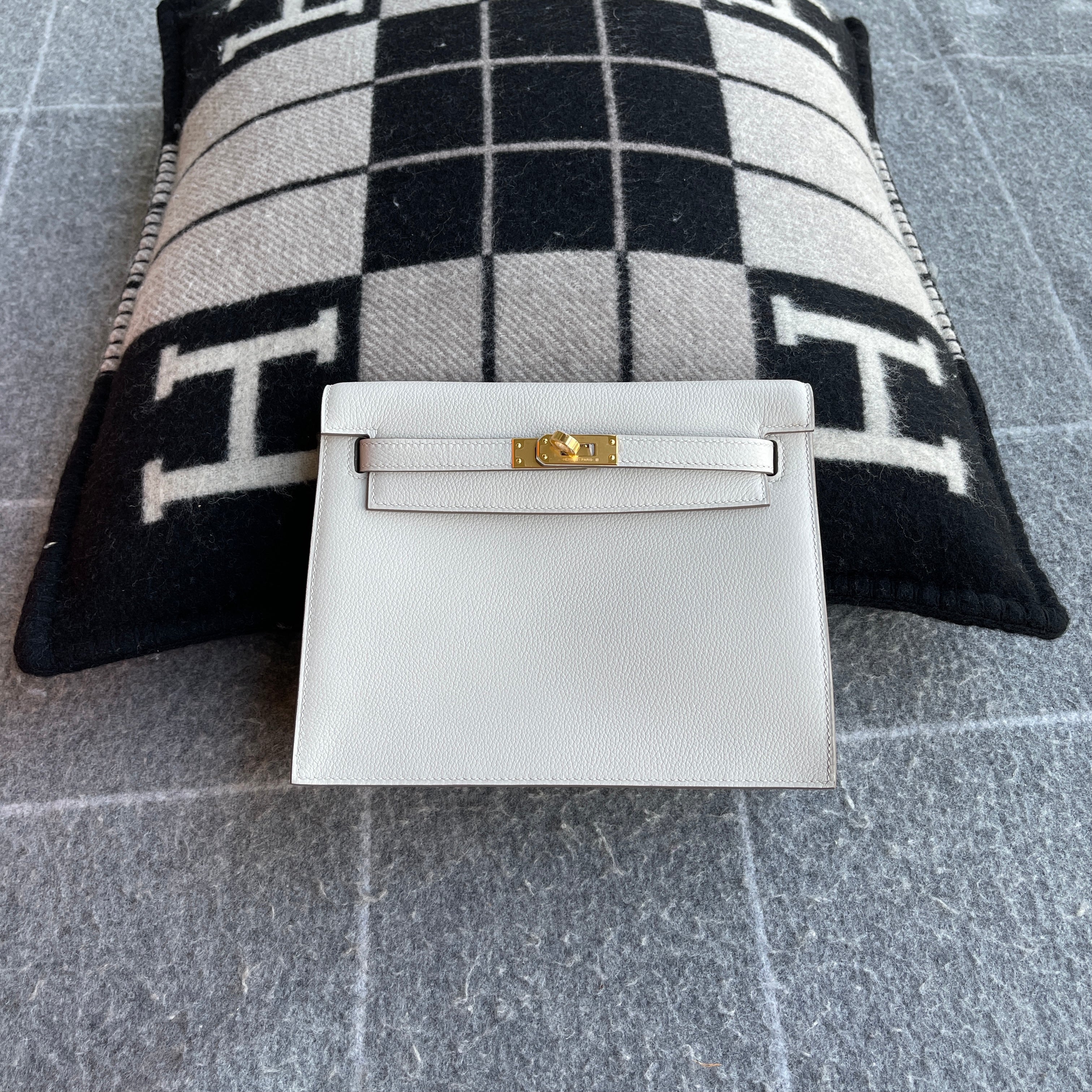 KELLY DANSE EVERCOLOR LEATHER BLANC WITH GOLD HARDWARE (GHW)