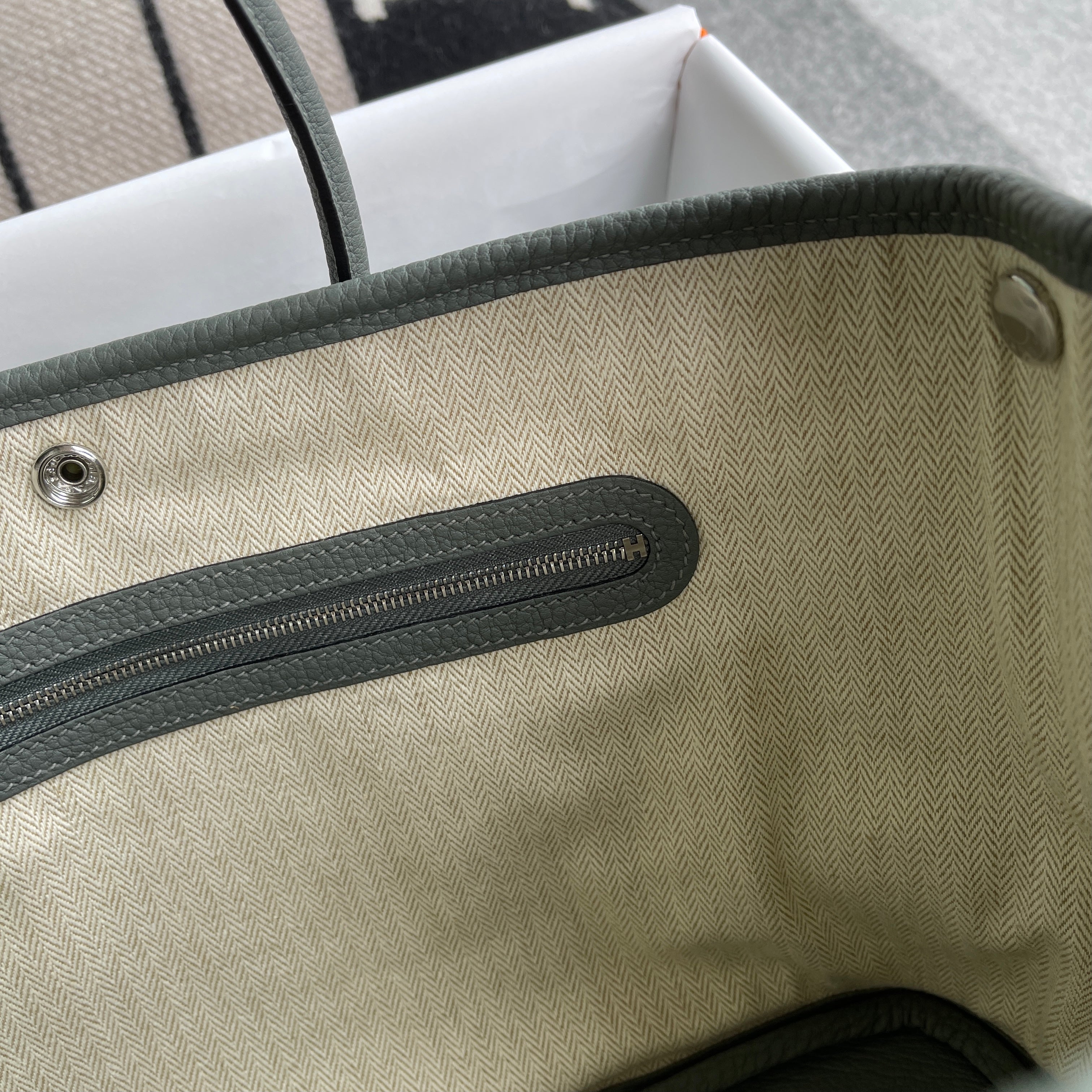 GARDEN PARTY 30 NEGONDA LEATHER VERT AMANDE WITH PALLADIUM HARDWARE (PHW)