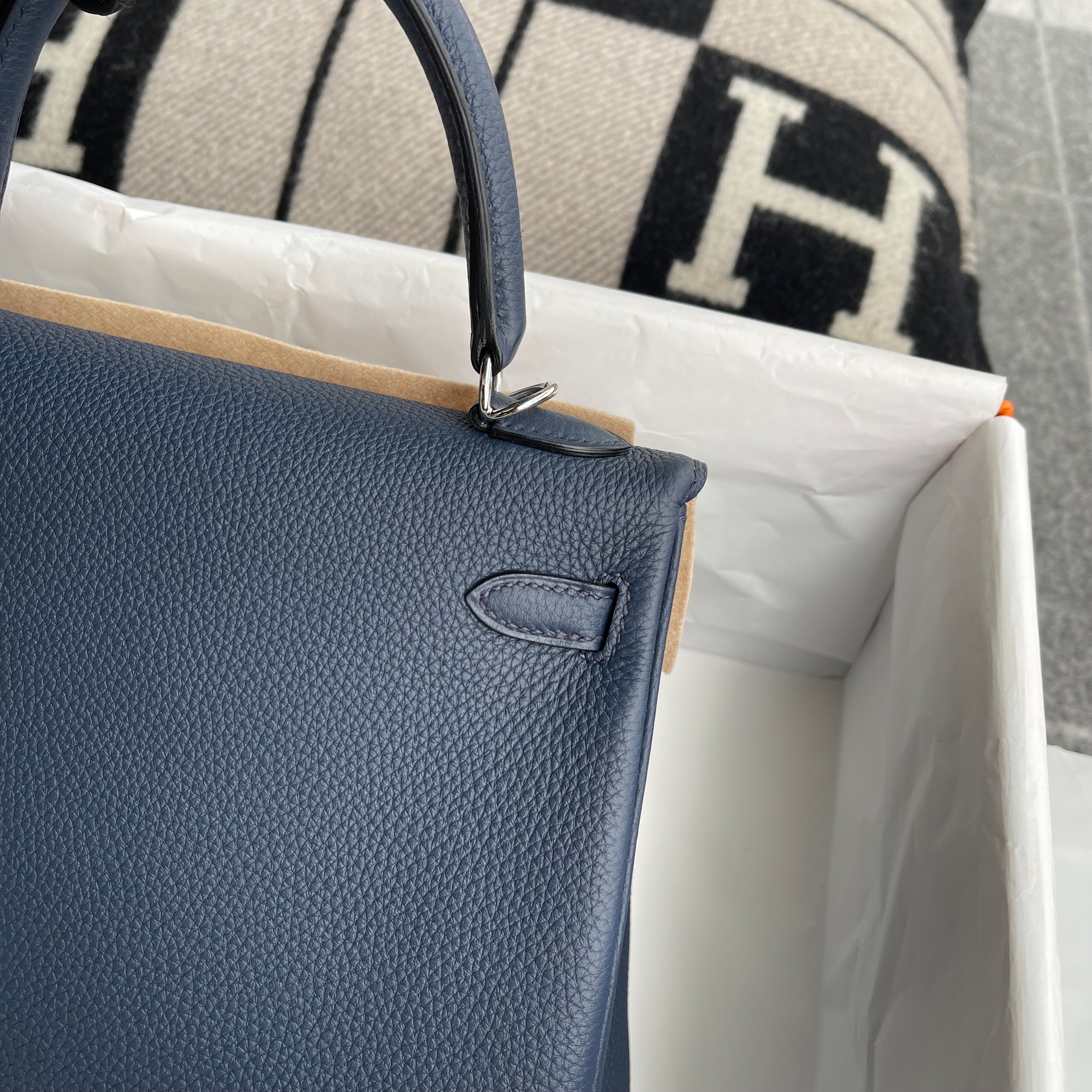 KELLY 25 TOGO LEATHER BLEU NUIT WITH PALLADIUM HARDWARE (PHW)