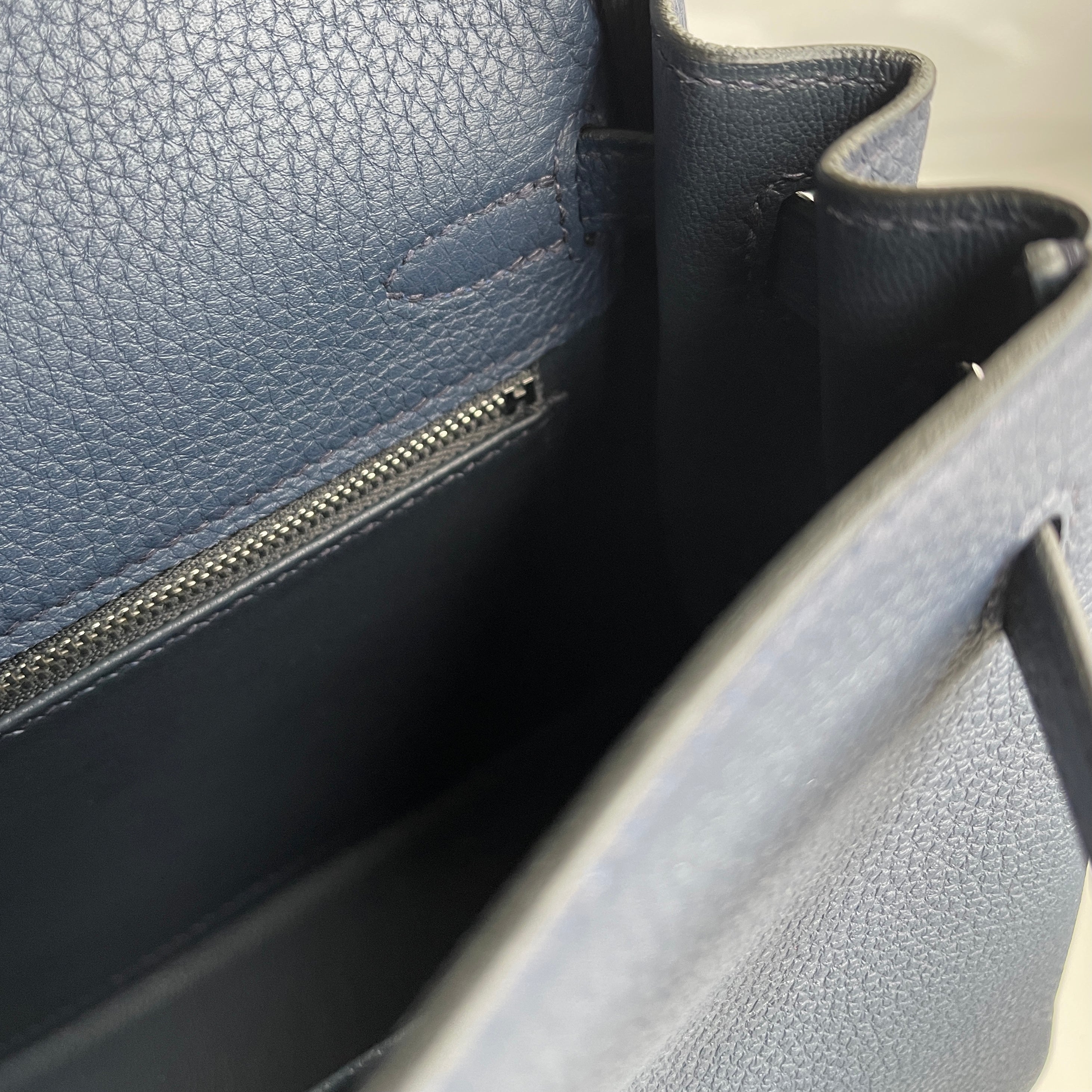 KELLY 25 TOGO LEATHER BLEU NUIT WITH PALLADIUM HARDWARE (PHW)