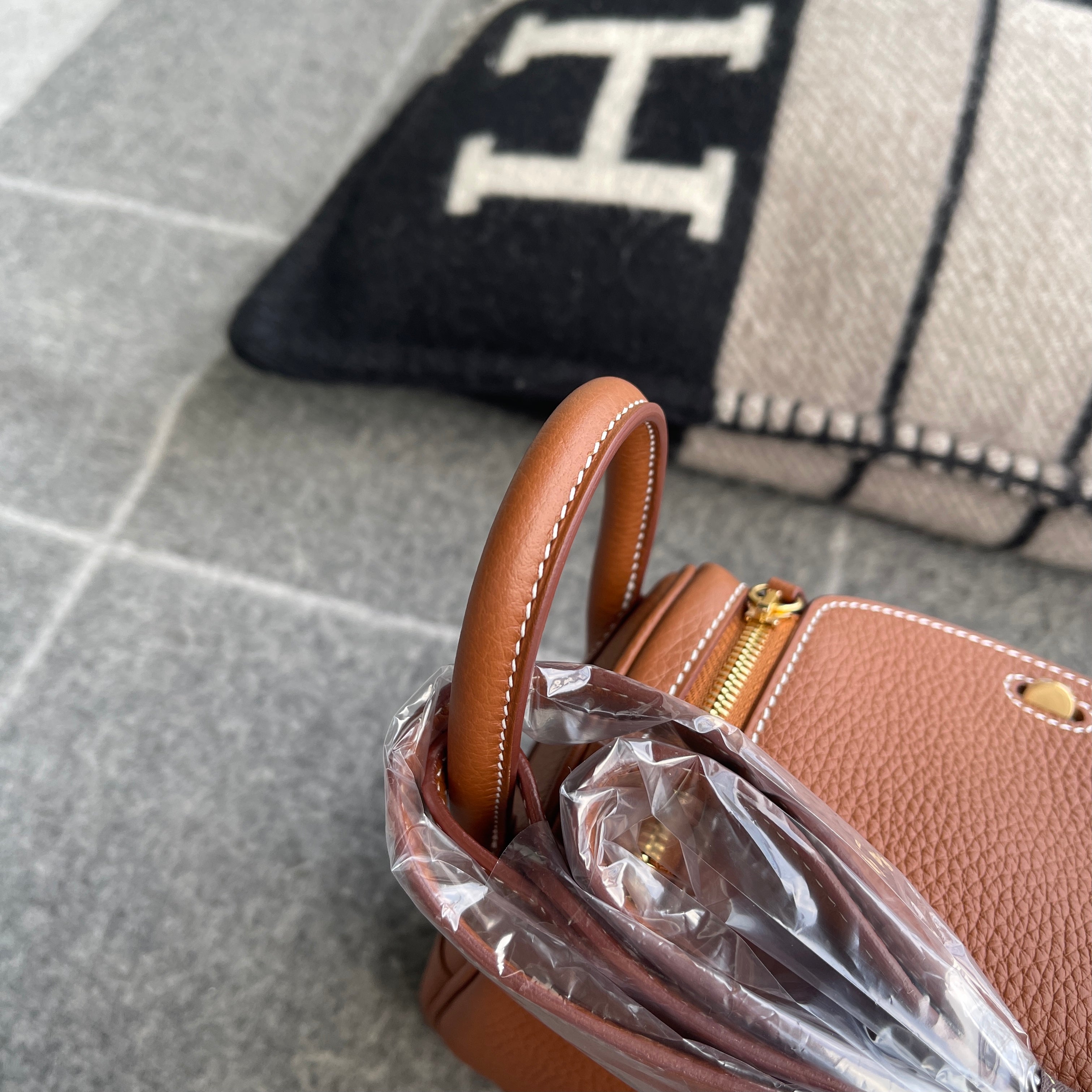 MINI LINDY 20 CLEMENCE LEATHER GOLD WITH GOLD HARDWARE (GHW)