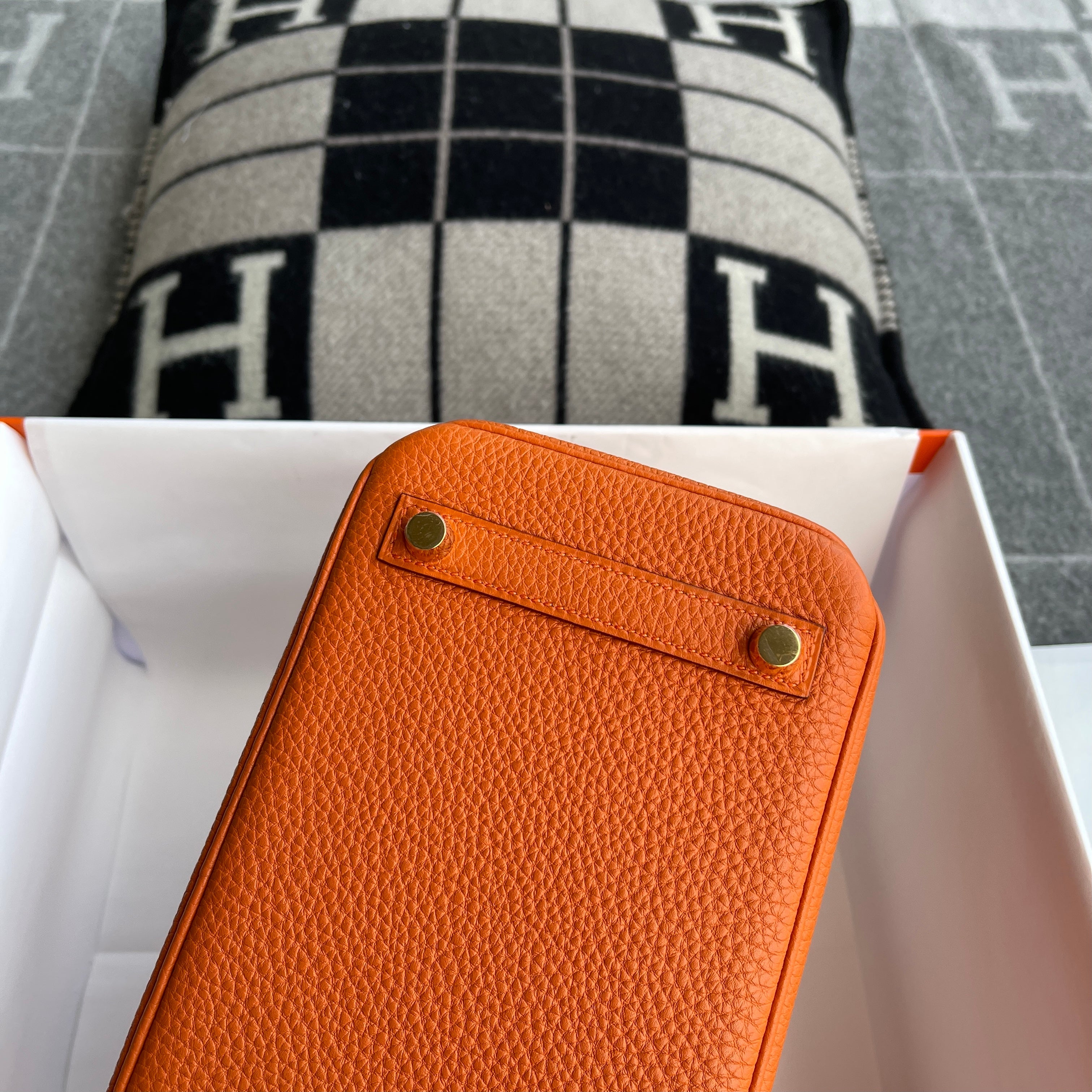 BIRKIN 25 TOGO LEATHER ORANGE WITH GOLD HARDWARE (GHW)