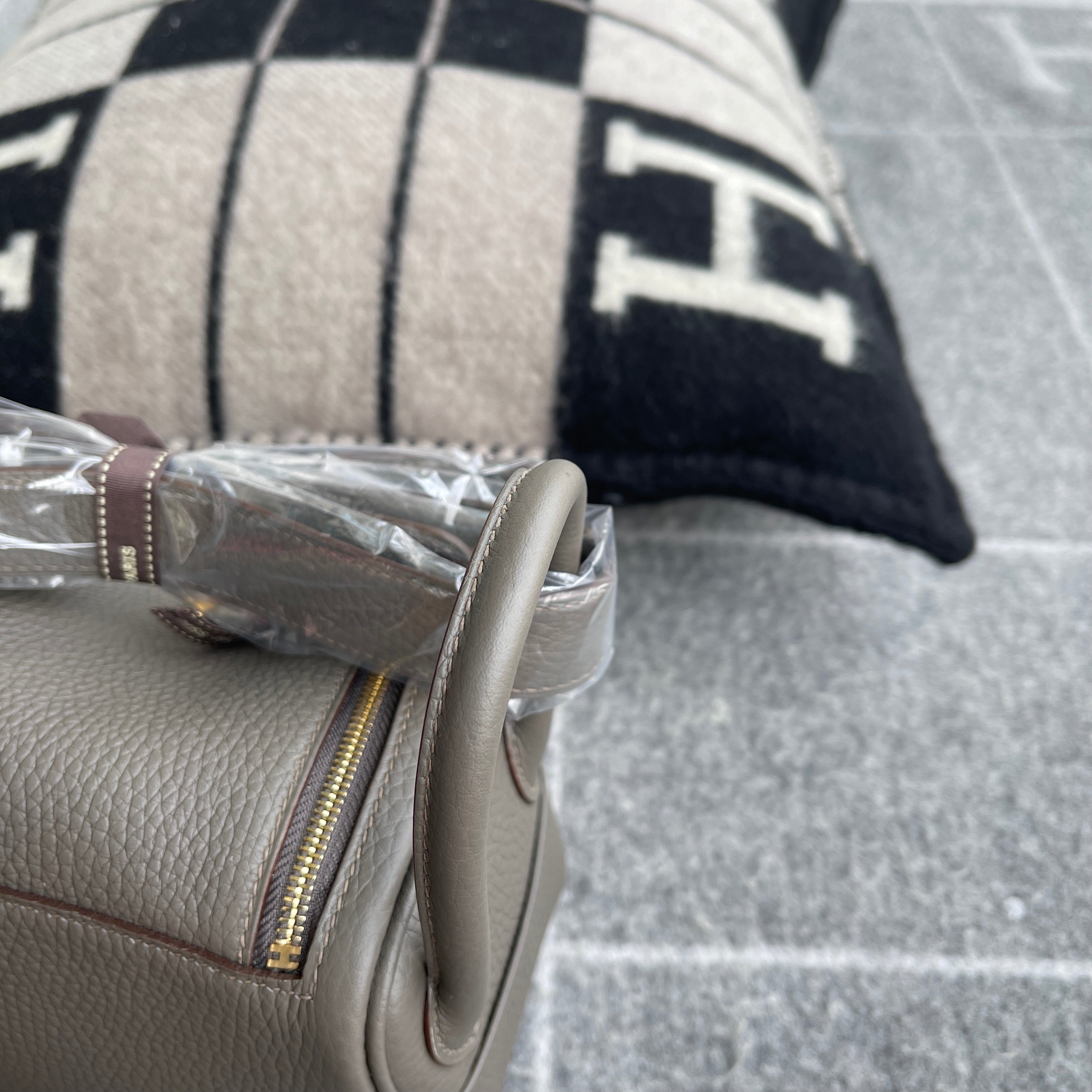 MINI LINDY 20 CLEMENCE LEATHER GRIS ASPHALTE WITH GOLD HARDWARE (GHW)