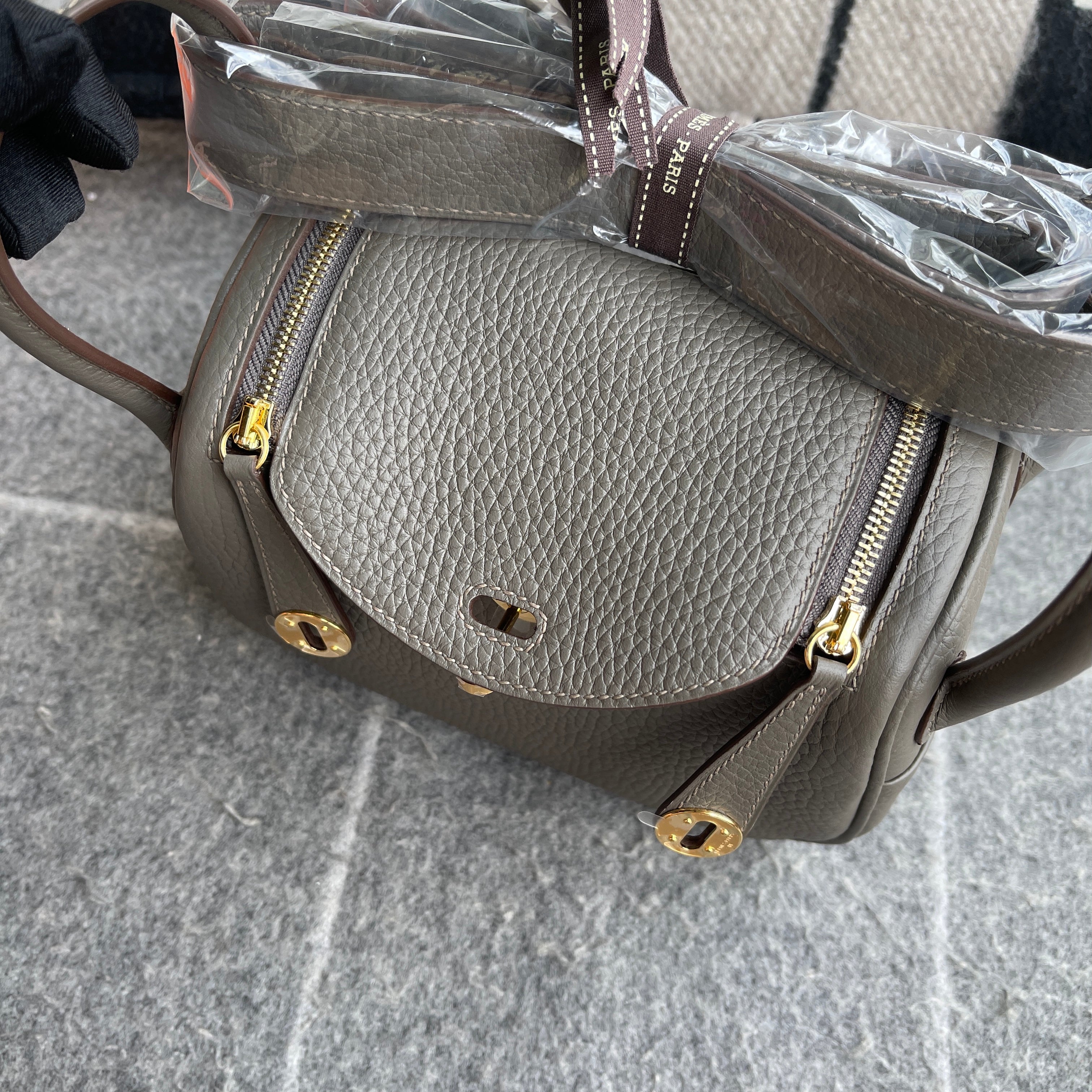 MINI LINDY 20 CLEMENCE LEATHER GRIS ASPHALTE WITH GOLD HARDWARE (GHW)