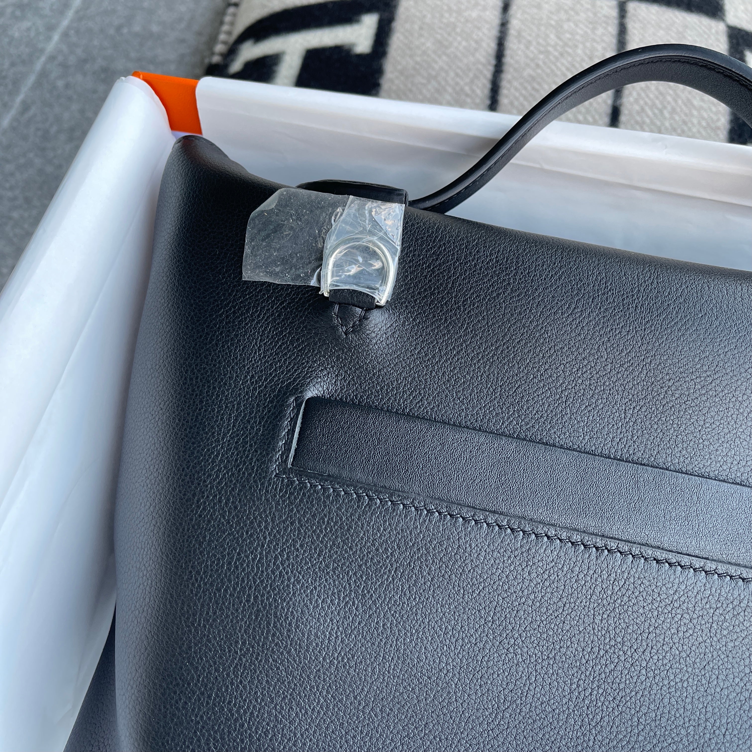 24/24 (29) TOGO & SWIFT LEATHER NOIR (BLACK) WITH PALLADIUM HARDWARE (PHW)