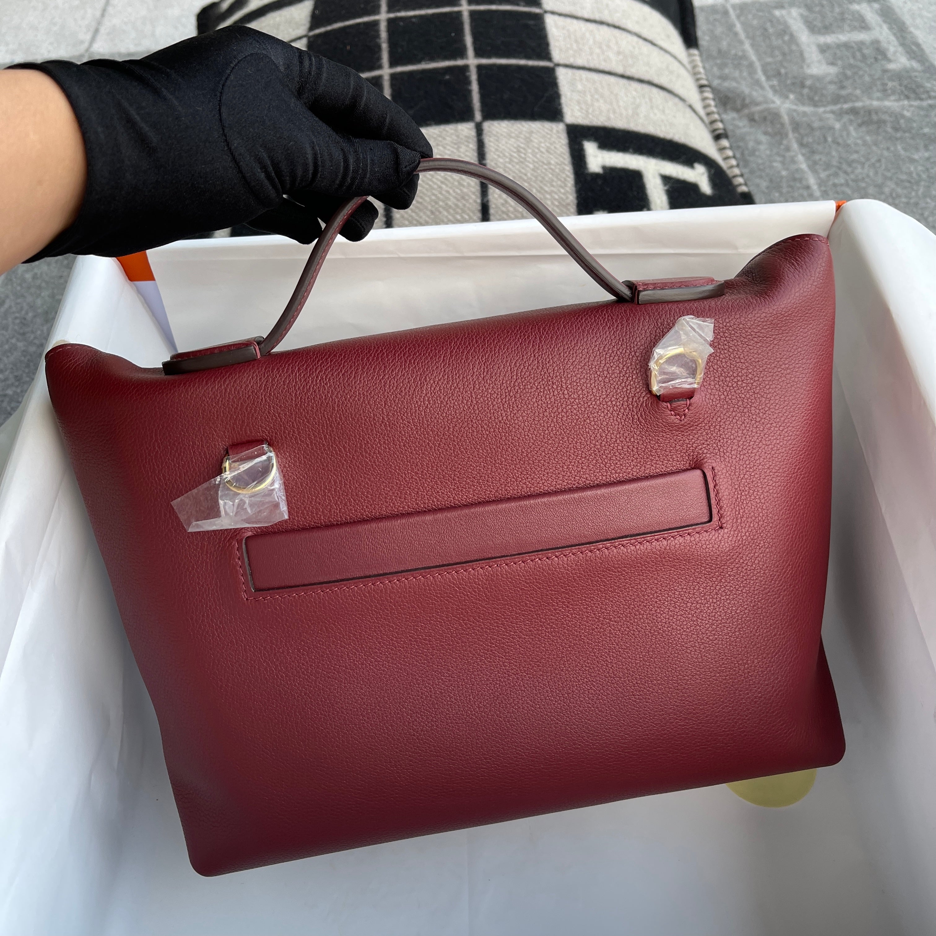 24/24 (29) TOGO & SWIFT LEATHER ROUGE H & BORDEAUX WITH GOLD HARDWARE (GHW)